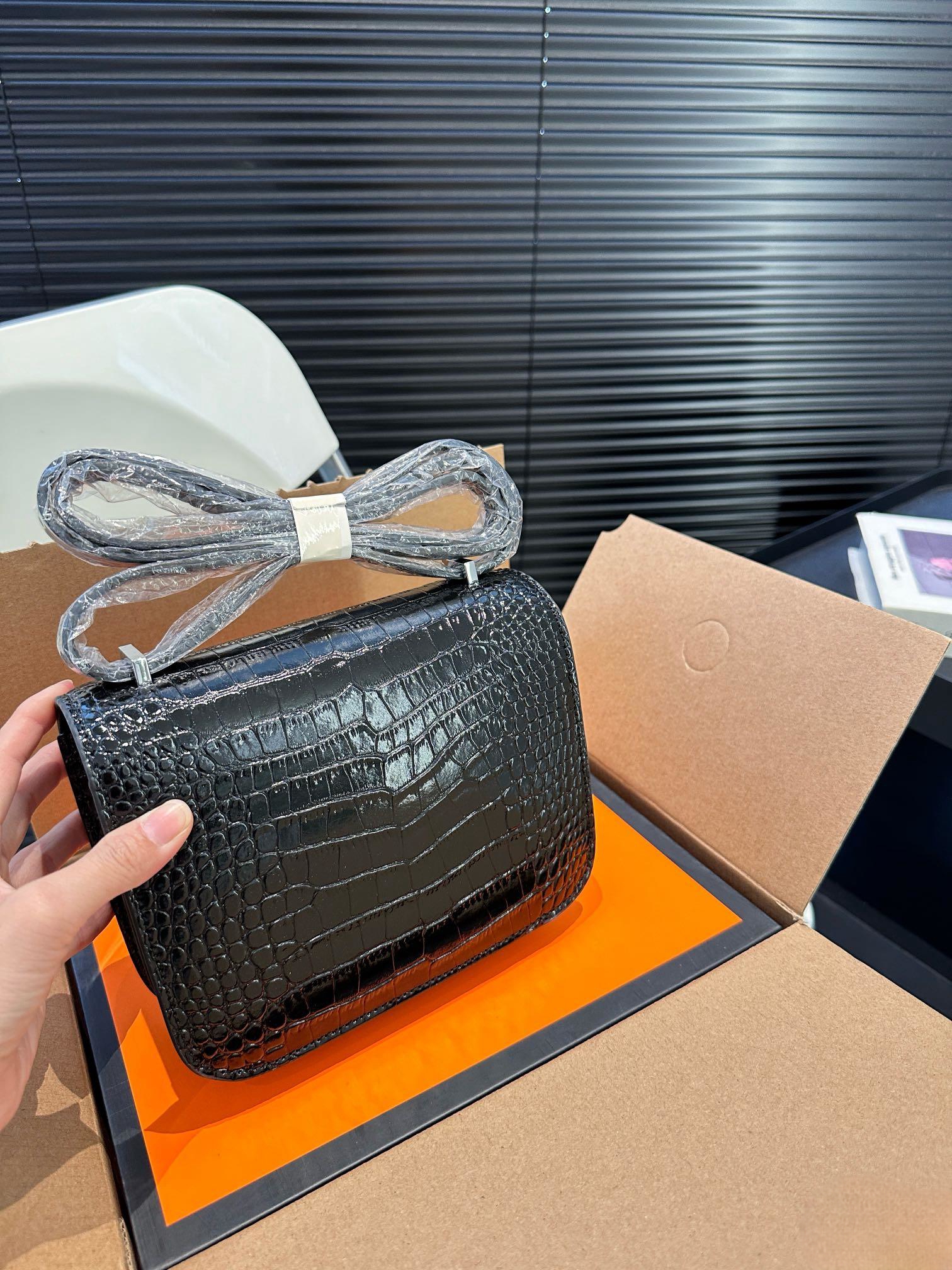 【Hermès 公式旗艦店】エルメス 斜めがけバッグ 当日出荷 好評に付き再入荷！19*14CM-BRAND OFF