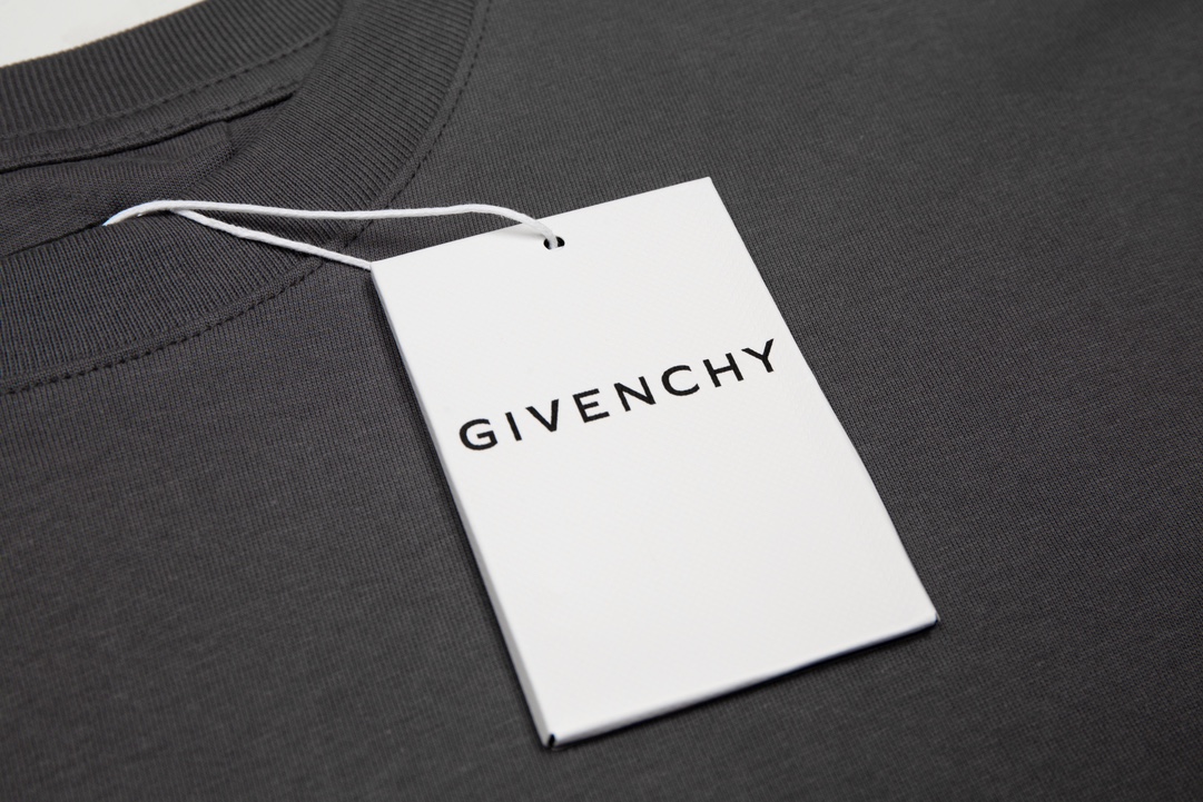 【2026】【GIVENCHY  公式旗艦店】ジバンシー  Tシャツご好評に付き再入荷 240803-BRAND OFF