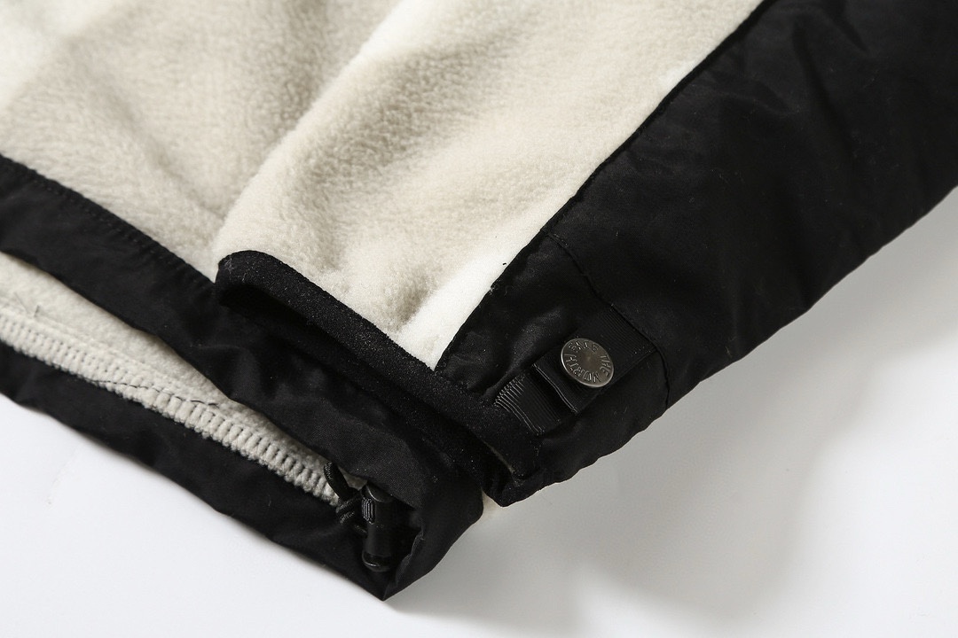 【THE NORTH FACE x KAWS】ジャケット 男女兼用 ご好評に付き再入荷！-BRAND OFF