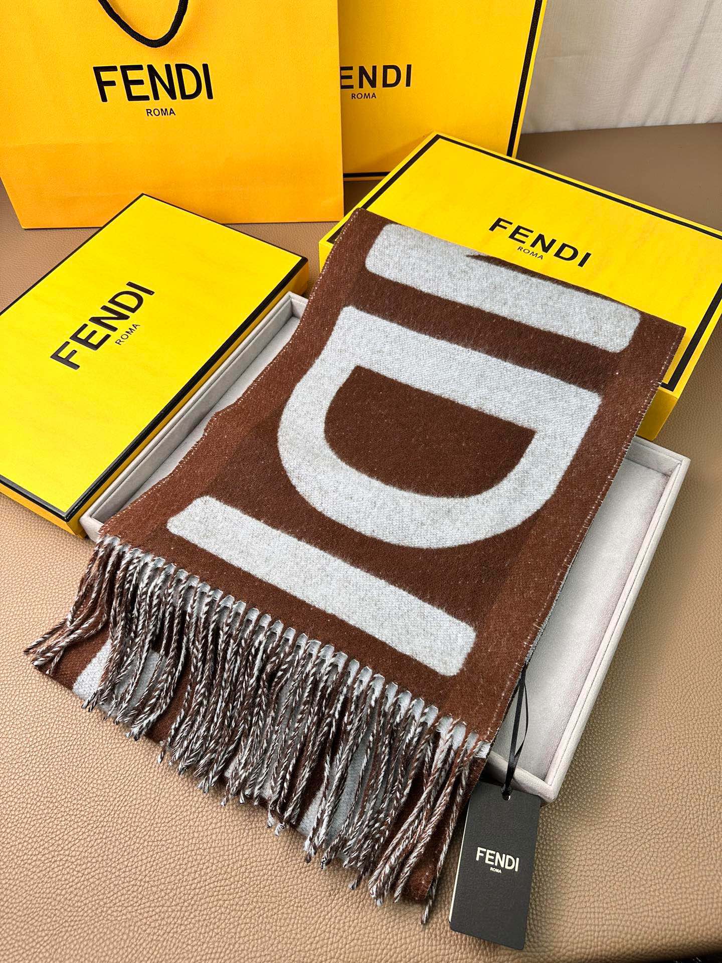 【FENDI  フェンディ】スカーフ30*180CM   241109-BRAND OFF