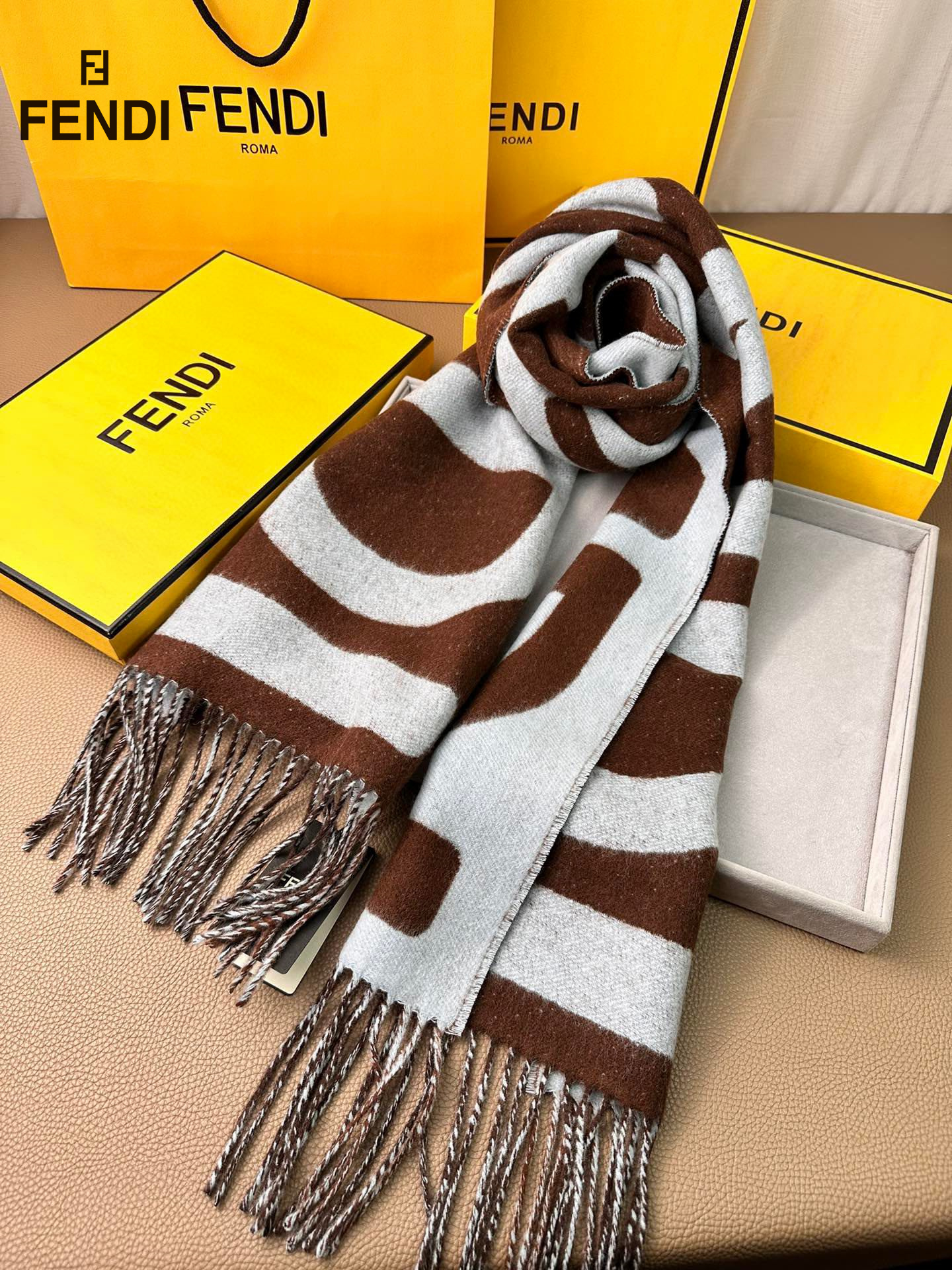 【FENDI  フェンディ】スカーフ30*180CM   241109-BRAND OFF