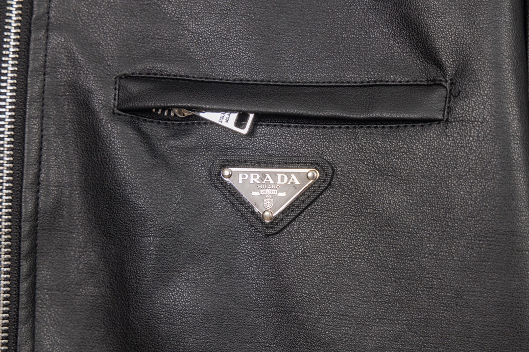【PRADA旗艦店】プラダ ジャケット ご好評に付き再入荷！-BRAND OFF
