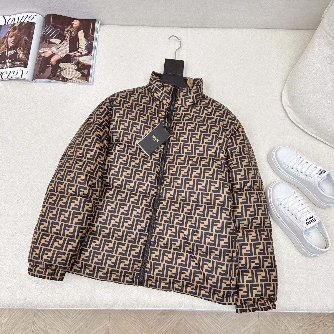 FENDI（フェンディ） 両面着可能ダウンジャケット ご好評に付き再入荷！-BRAND OFF