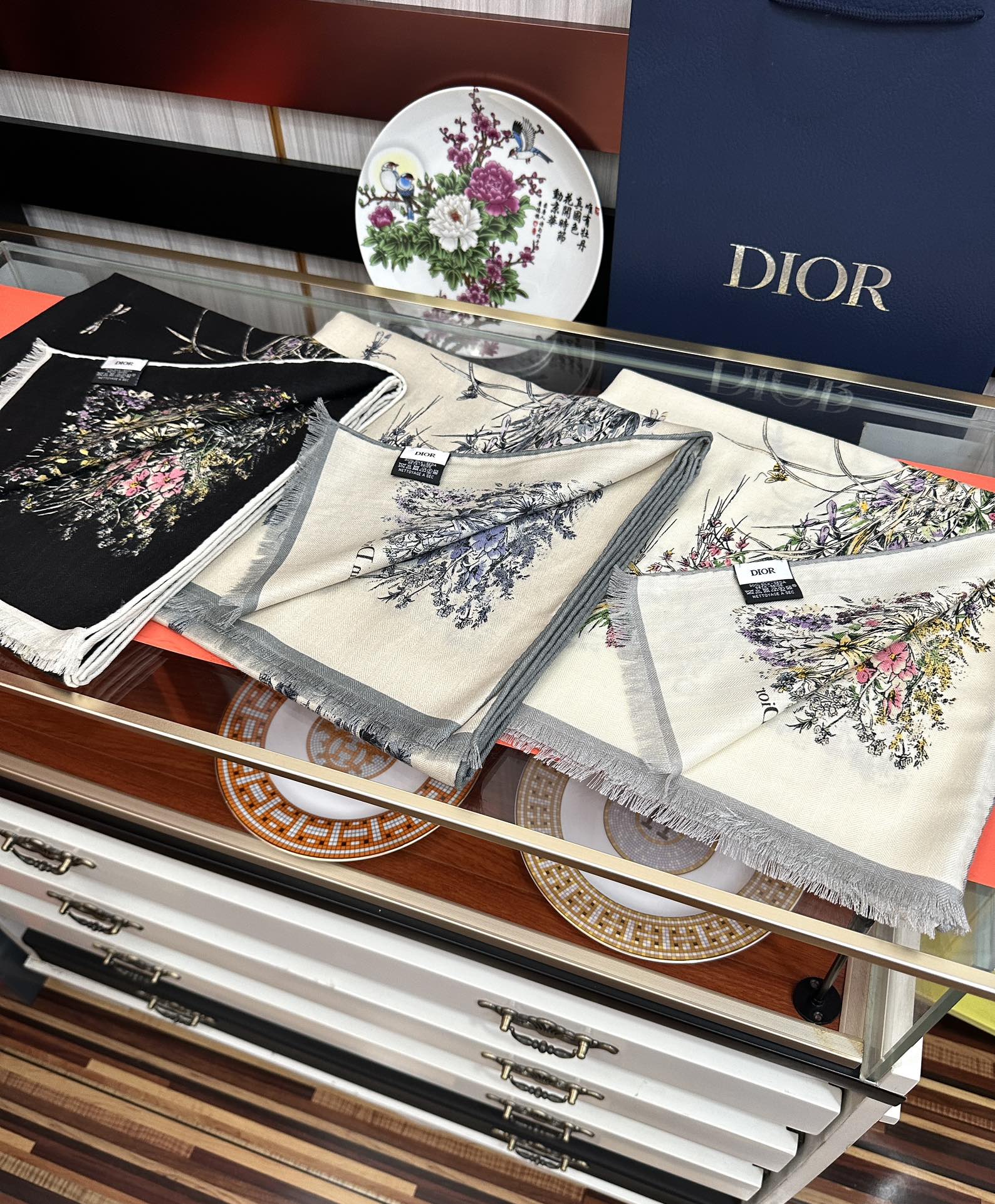 【DIOR  ディオール 】スカーフ 65*185 cm  241108-BRAND OFF
