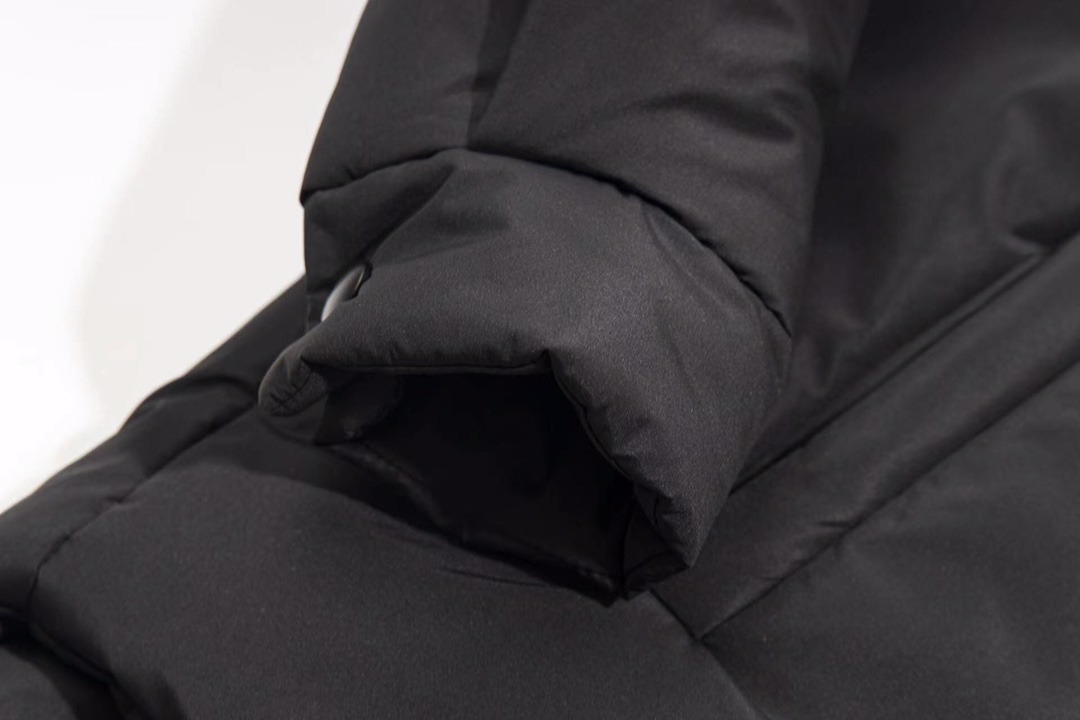 【PRADA旗艦店】プラダ ジャケット ご好評に付き再入荷！-BRAND OFF