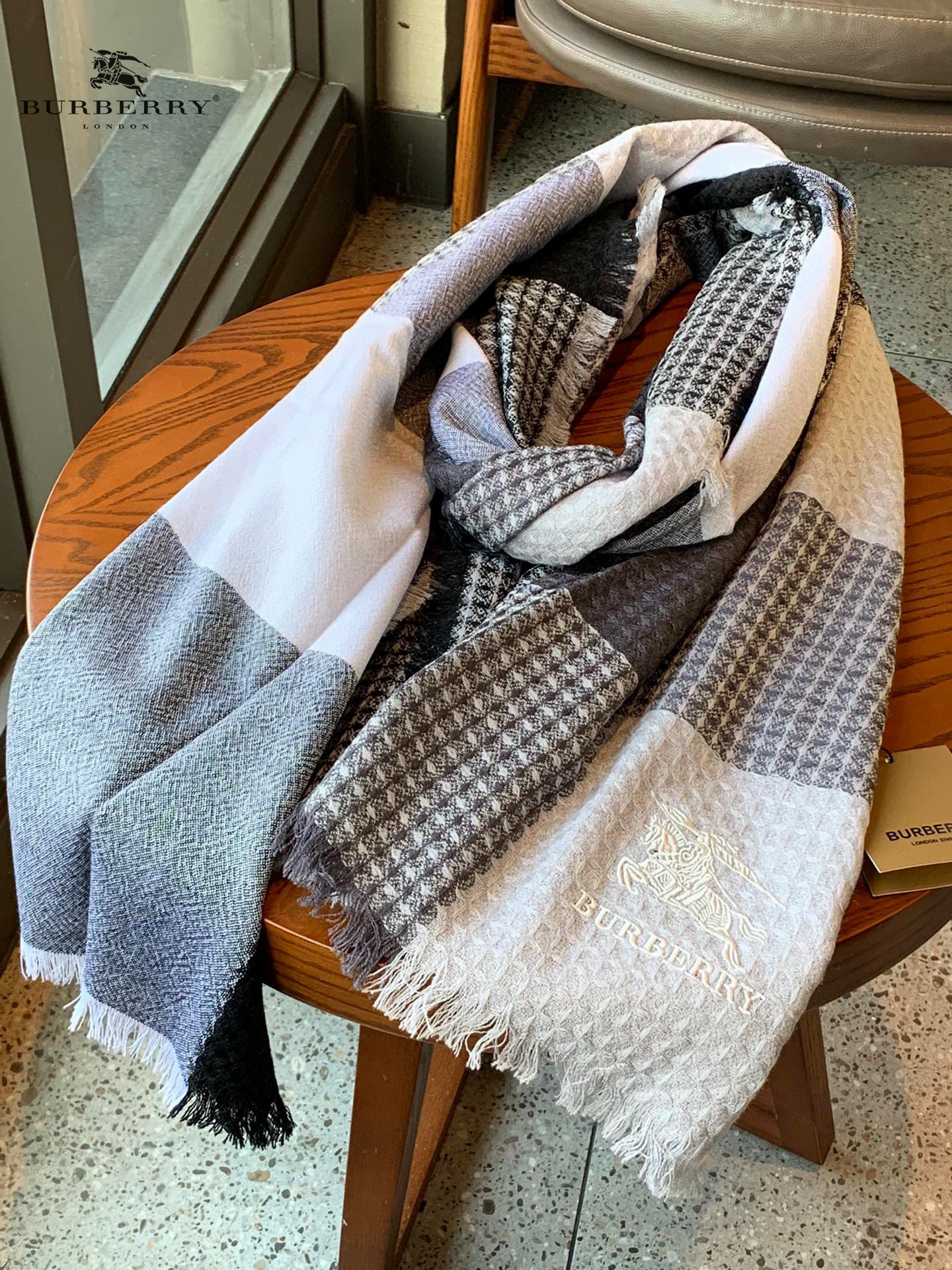 【BURBERRY  バーバリー】スカーフ210*80CM  241108-BRAND OFF