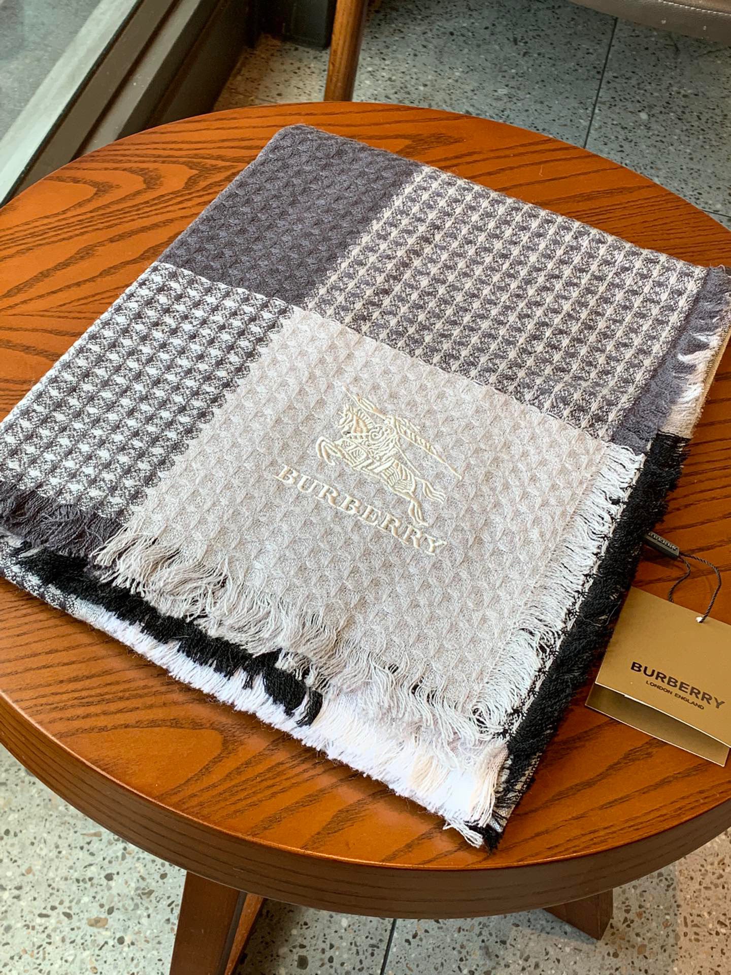【BURBERRY  バーバリー】スカーフ210*80CM  241108-BRAND OFF