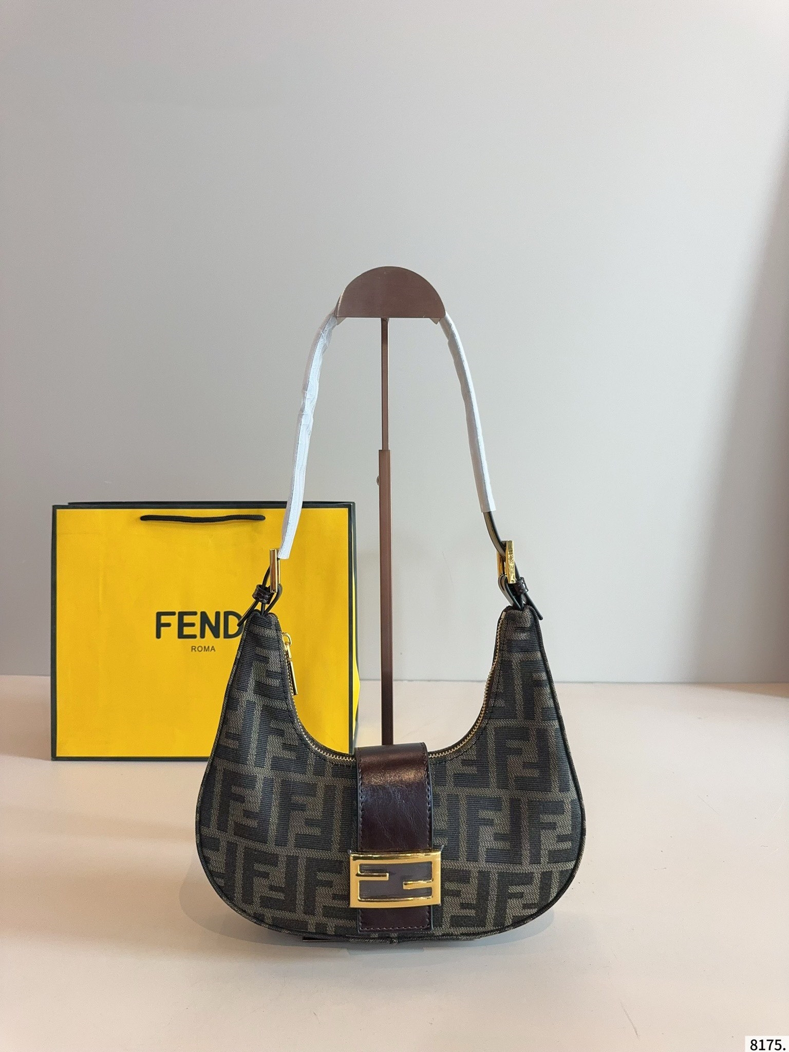 【FENDI公式旗艦店】フェンディわきバッグ ハンドバッグ-BRAND OFF