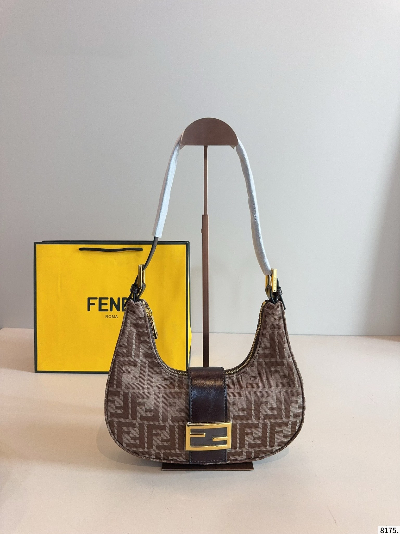【FENDI公式旗艦店】フェンディわきバッグ ハンドバッグ-BRAND OFF