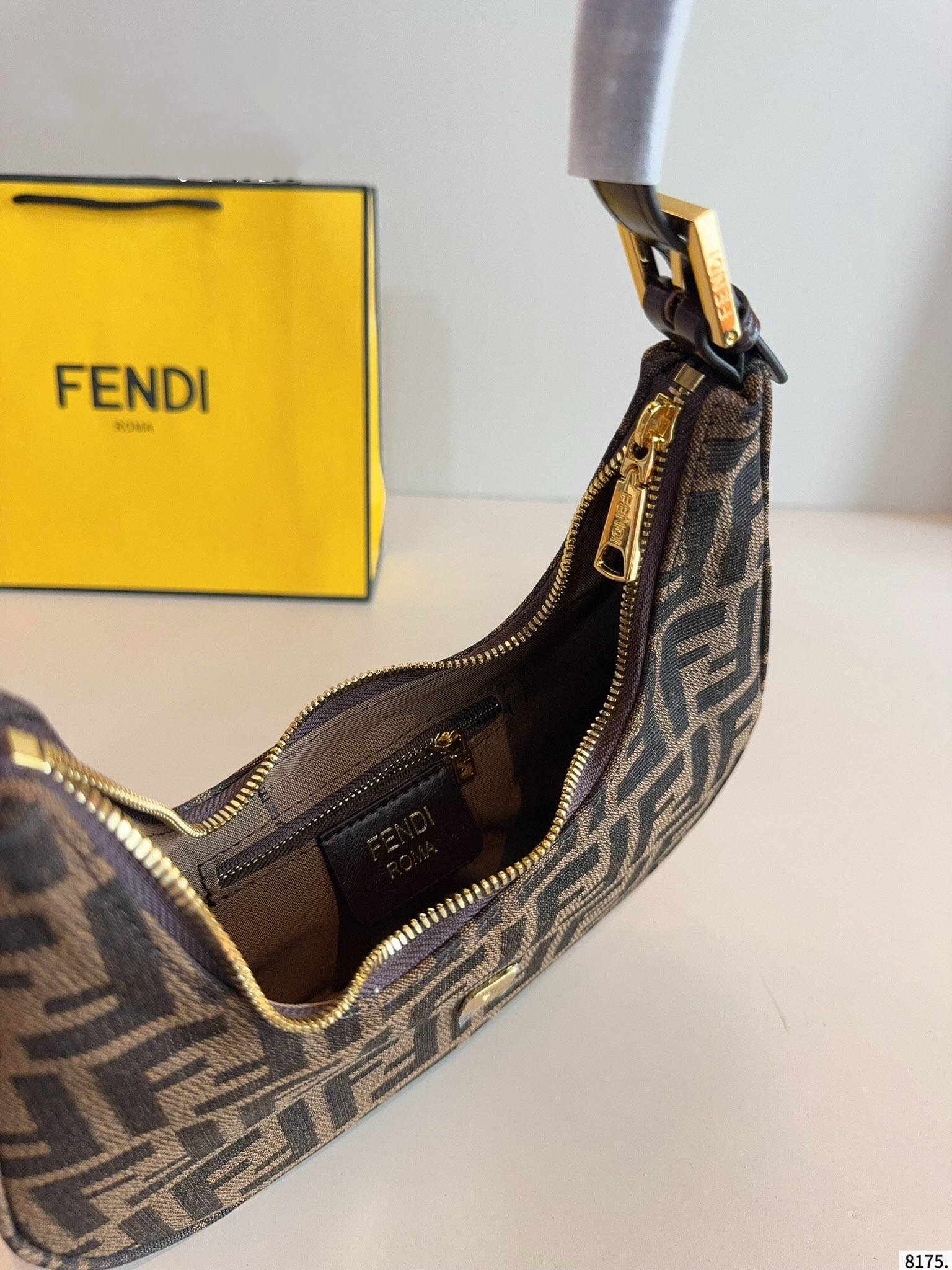 【FENDI公式旗艦店】フェンディわきバッグ ハンドバッグ-BRAND OFF