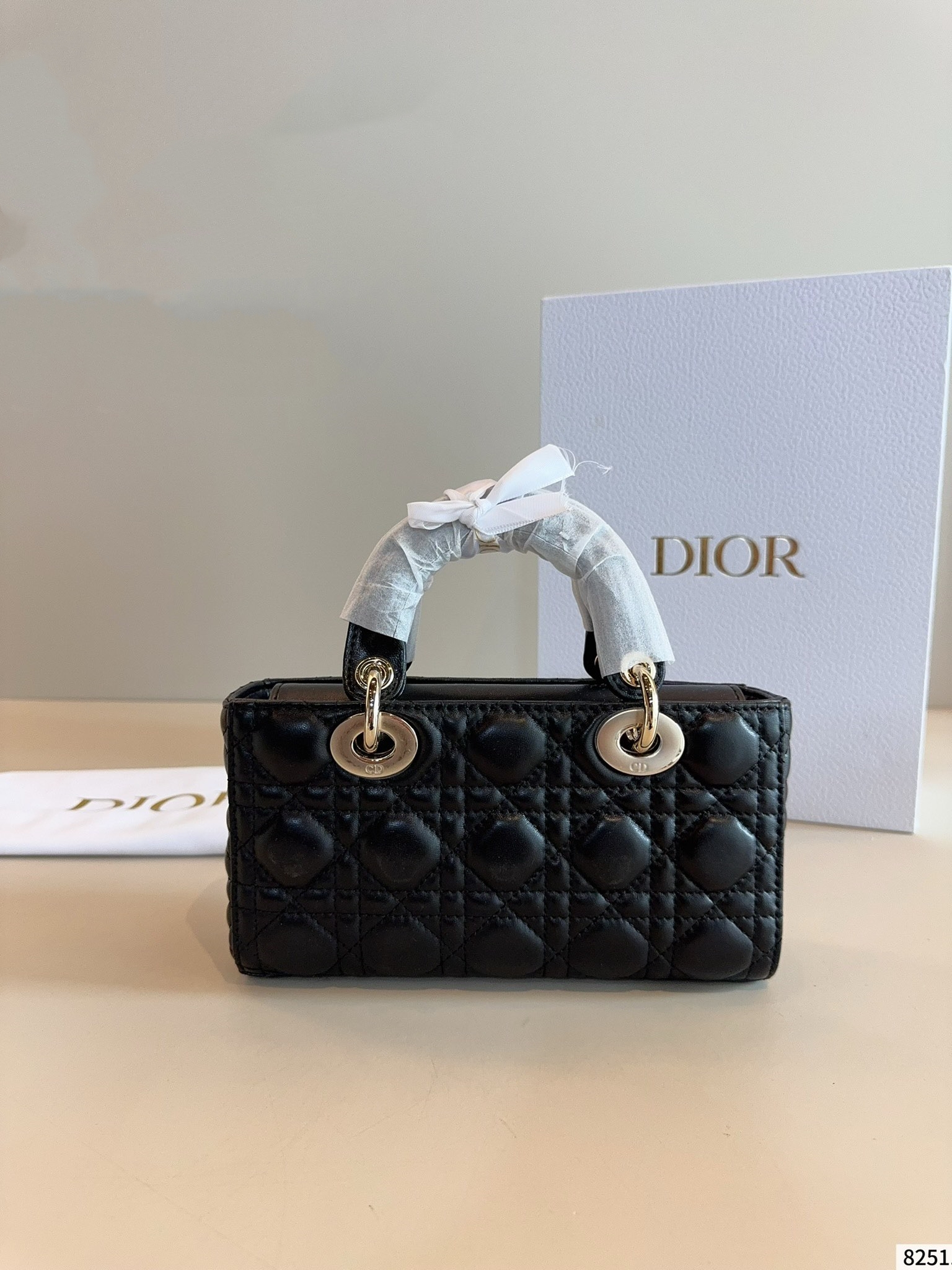 【DIOR公式旗艦店】レディディオール Lady D-joy ハンドバッグ-BRAND OFF