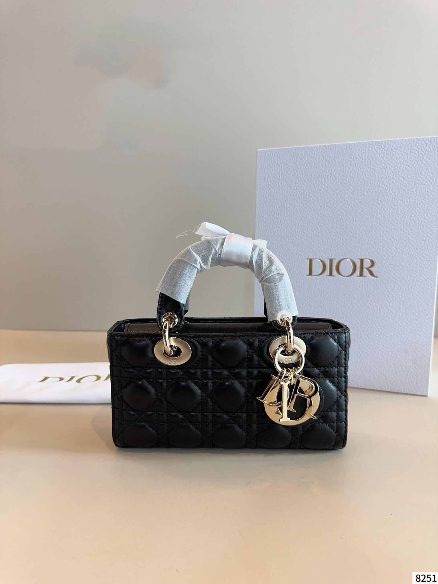 【DIOR公式旗艦店】レディディオール Lady D-joy ハンドバッグ-BRAND OFF