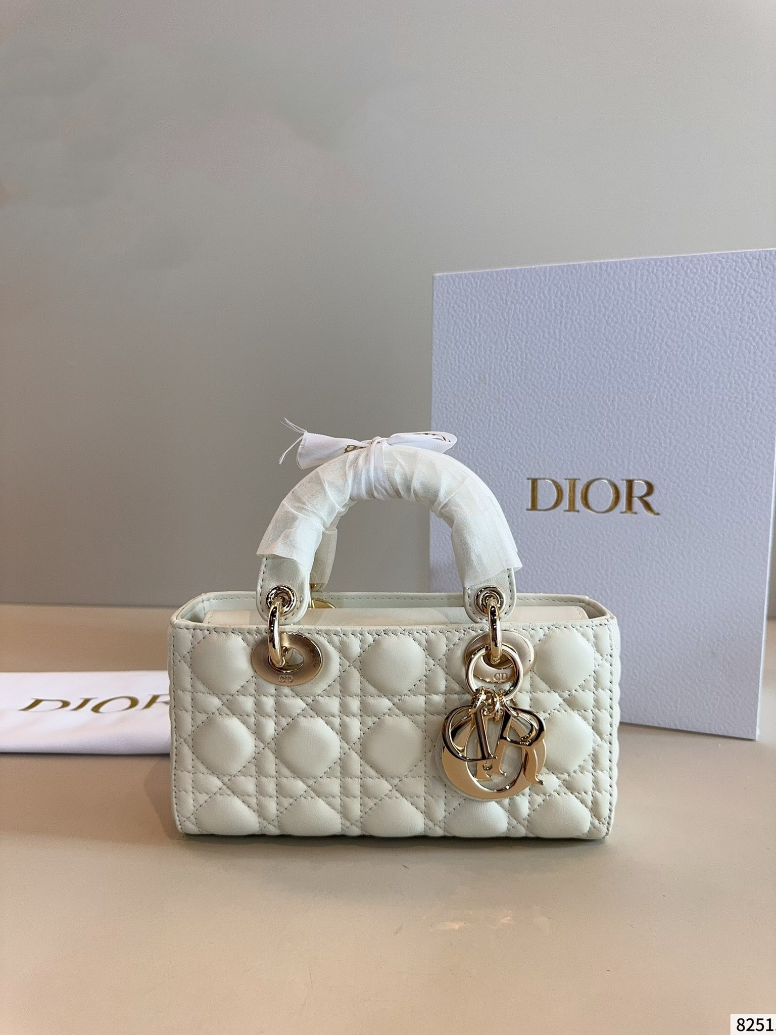 【DIOR公式旗艦店】レディディオール Lady D-joy ハンドバッグ-BRAND OFF