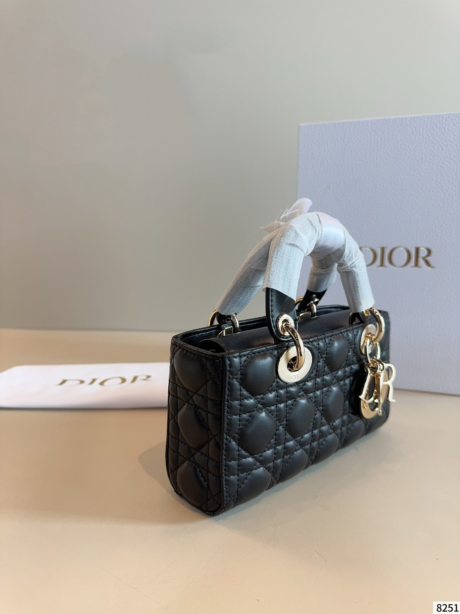 【DIOR公式旗艦店】レディディオール Lady D-joy ハンドバッグ-BRAND OFF