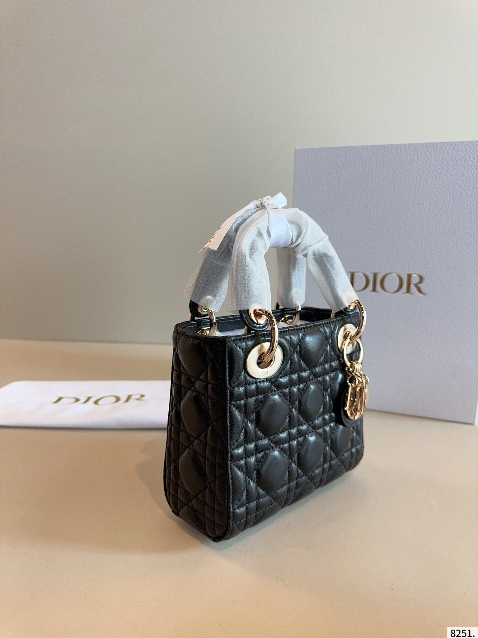 【DIOR公式旗艦店】レディディオール Lady ハンドバッグ-BRAND OFF