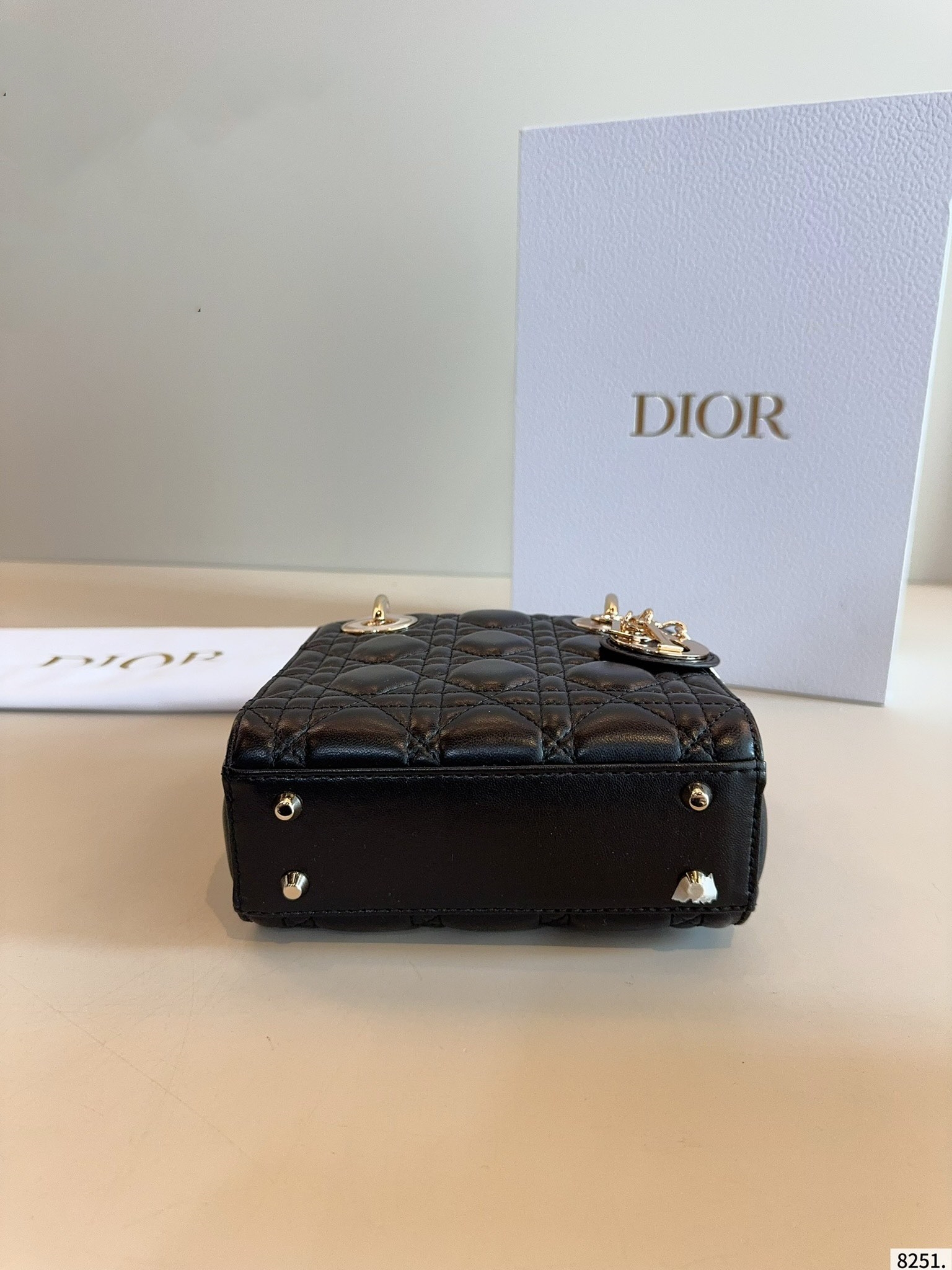 【DIOR公式旗艦店】レディディオール Lady ハンドバッグ-BRAND OFF