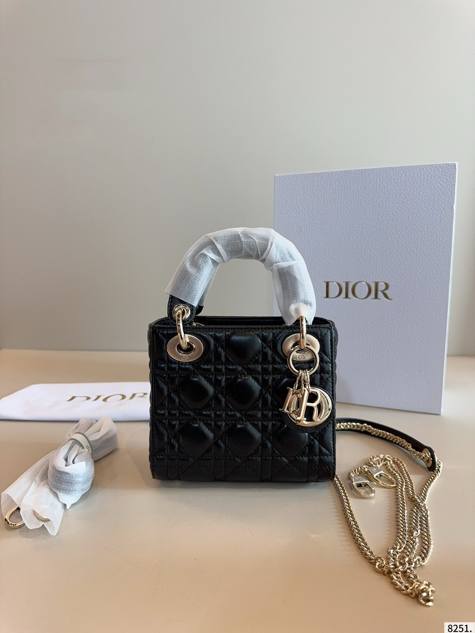 【DIOR公式旗艦店】レディディオール Lady ハンドバッグ-BRAND OFF