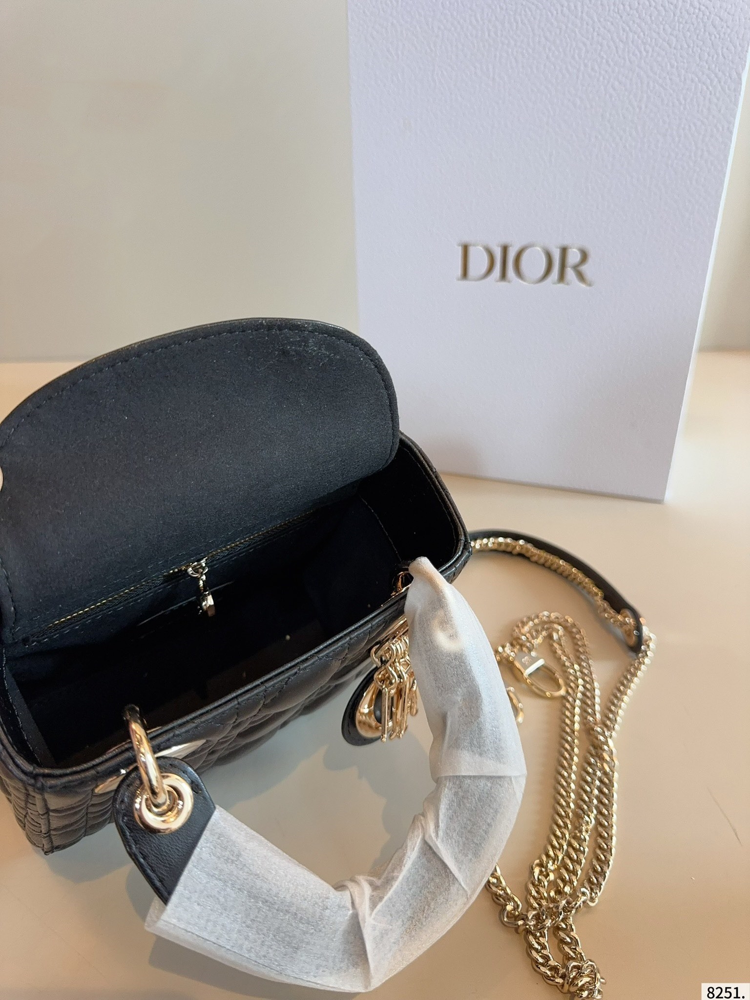 【DIOR公式旗艦店】レディディオール Lady ハンドバッグ-BRAND OFF