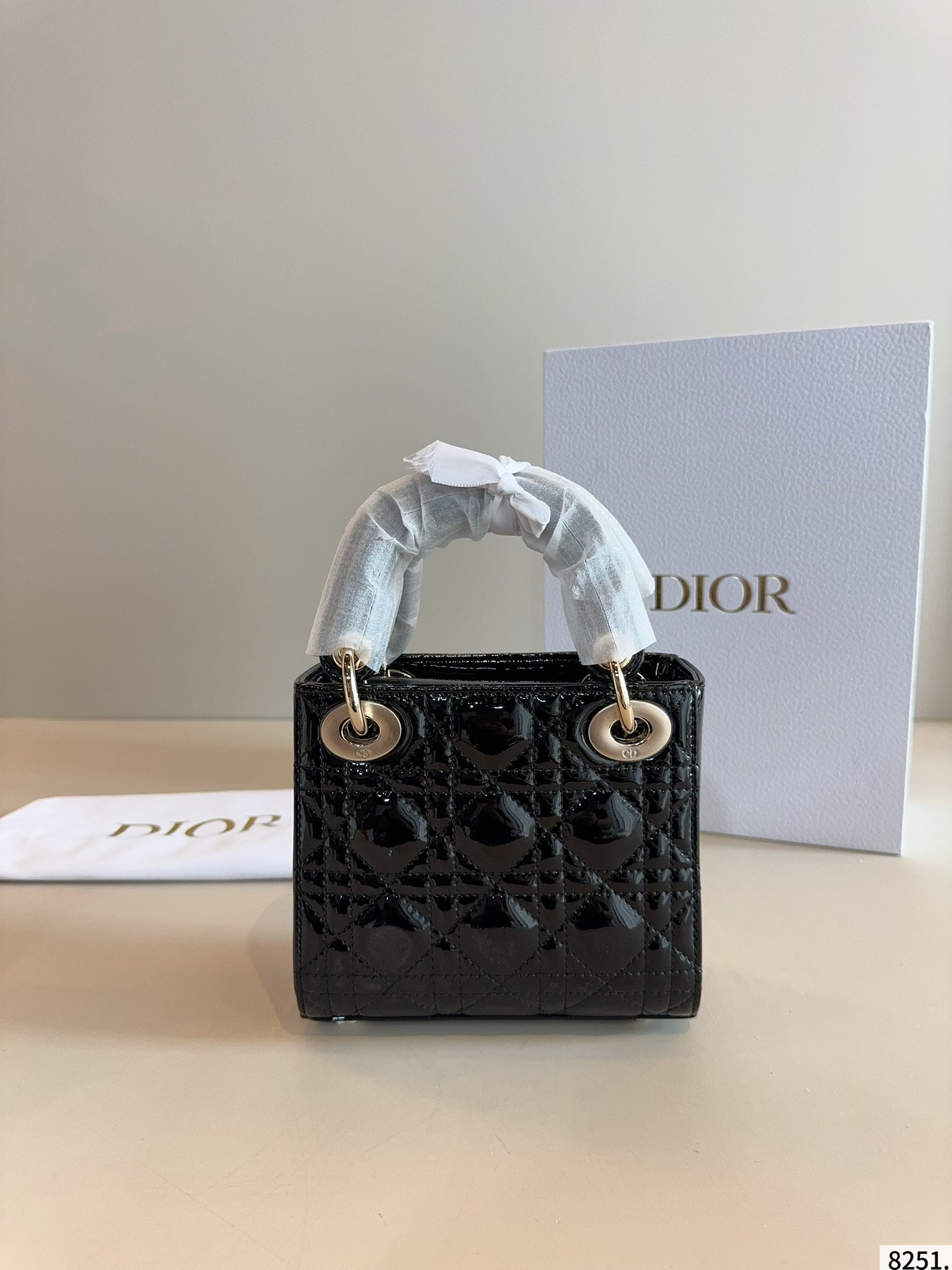 【DIOR公式旗艦店】レディディオール Lady ハンドバッグ-BRAND OFF