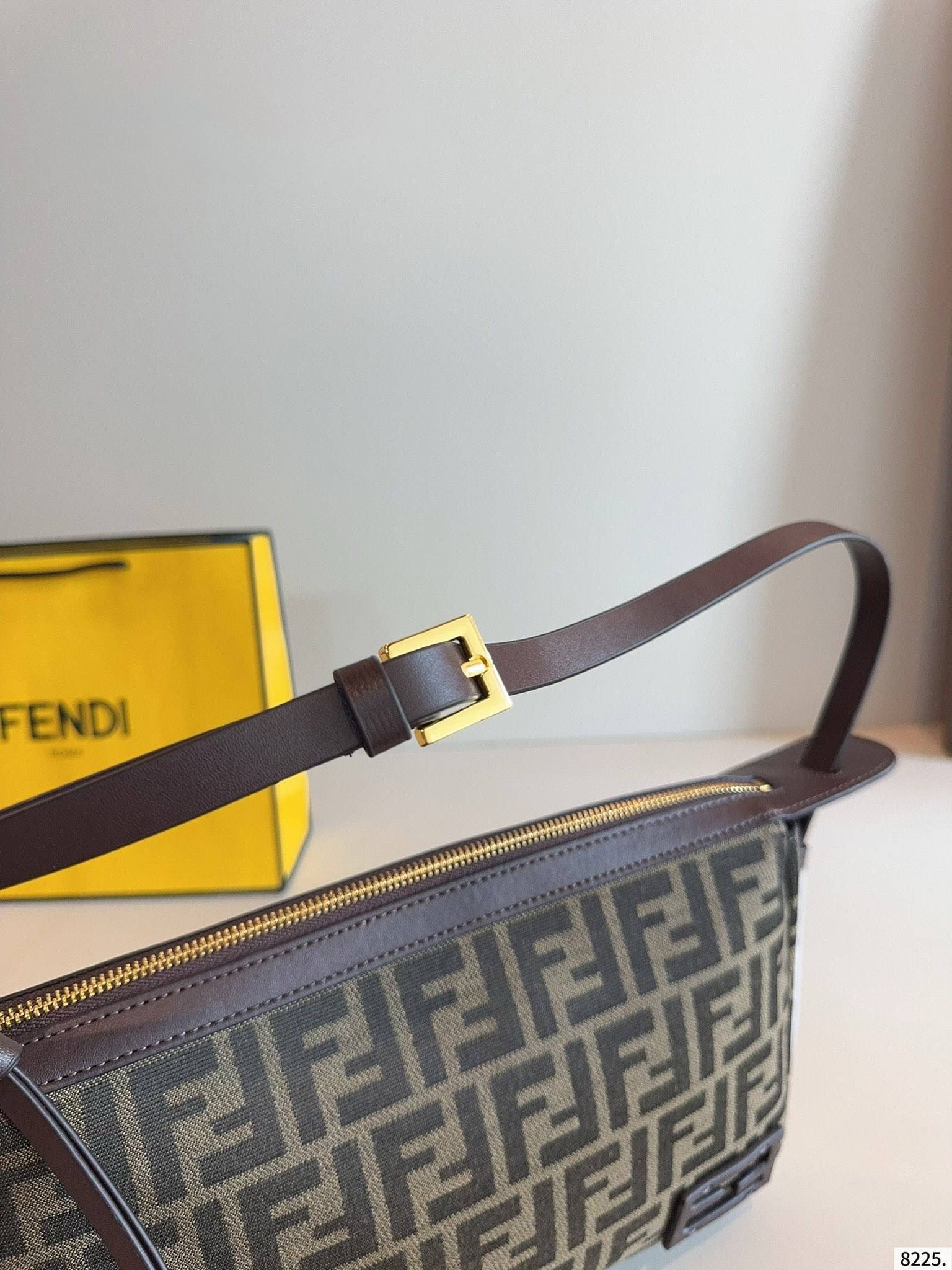 【FENDI旗艦店】フェンディ 大人気アイテムバッグ ショルダーバッグ-BRAND OFF