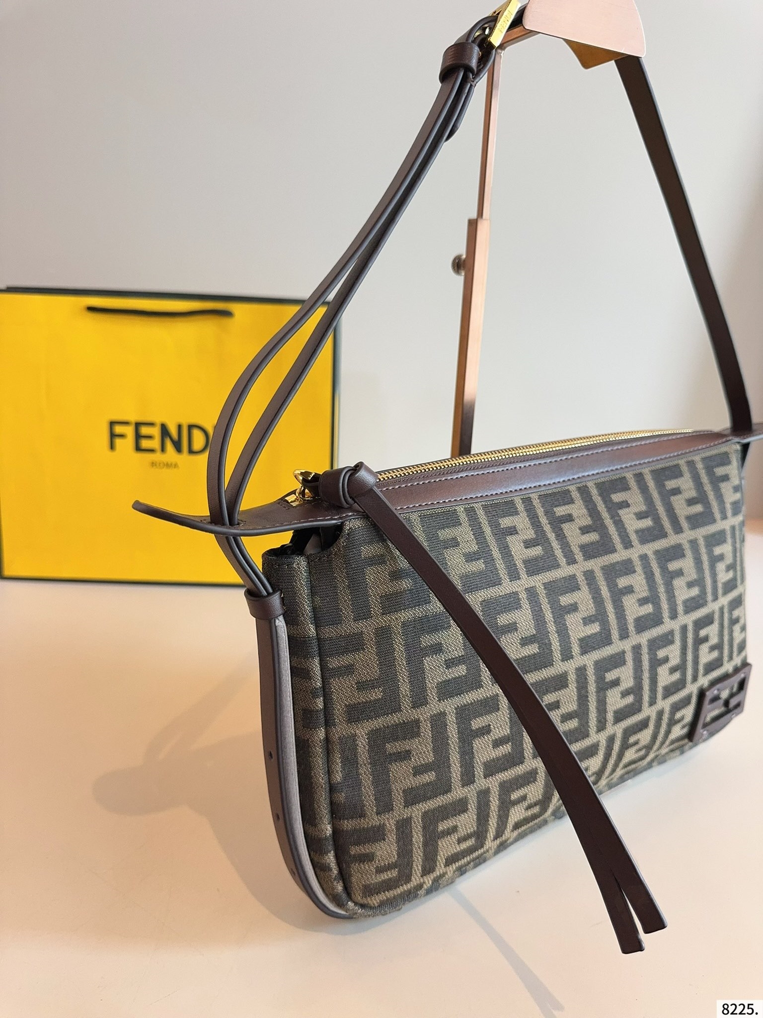 【FENDI旗艦店】フェンディ 大人気アイテムバッグ ショルダーバッグ-BRAND OFF