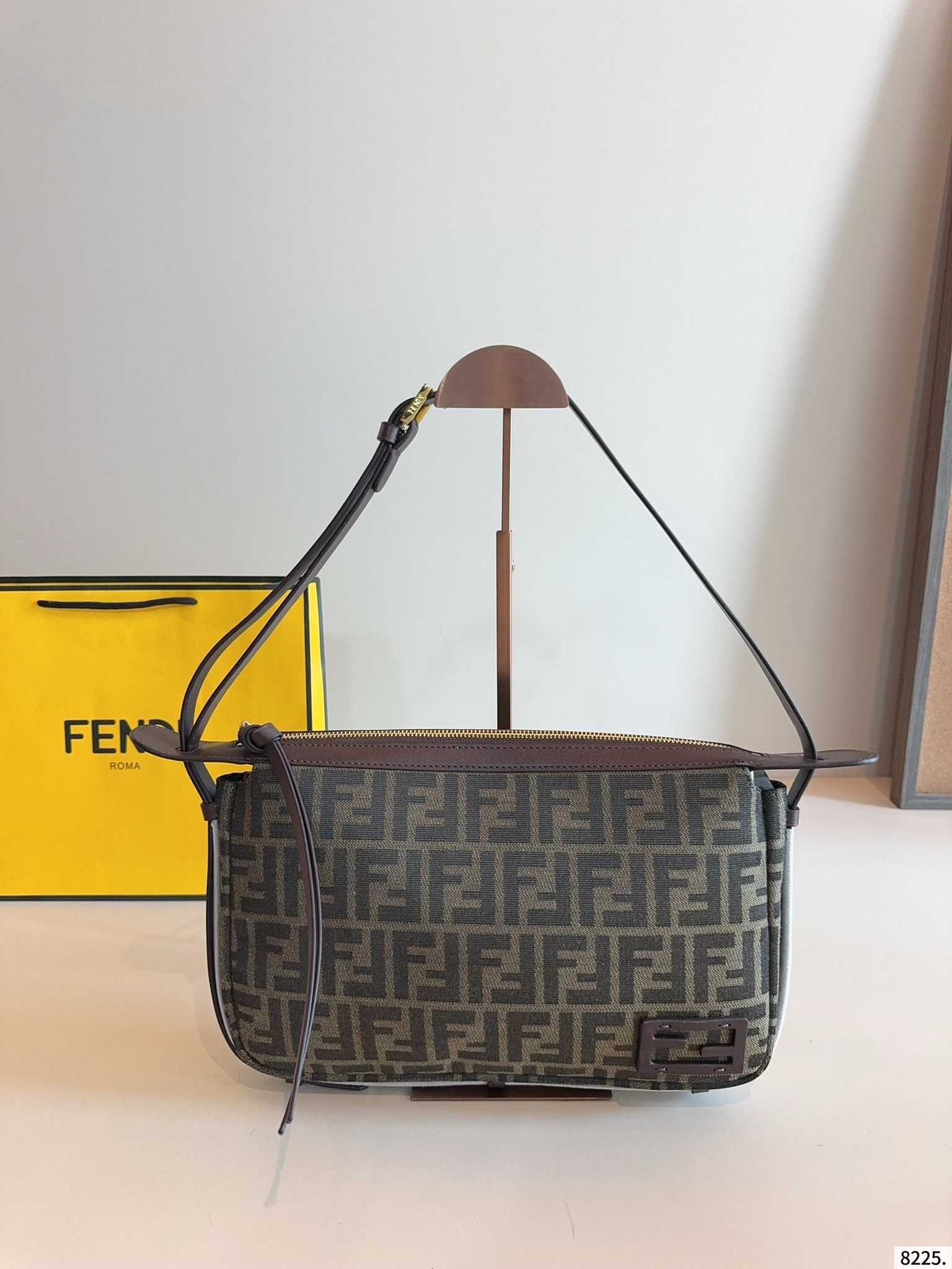 【FENDI旗艦店】フェンディ 大人気アイテムバッグ ショルダーバッグ-BRAND OFF