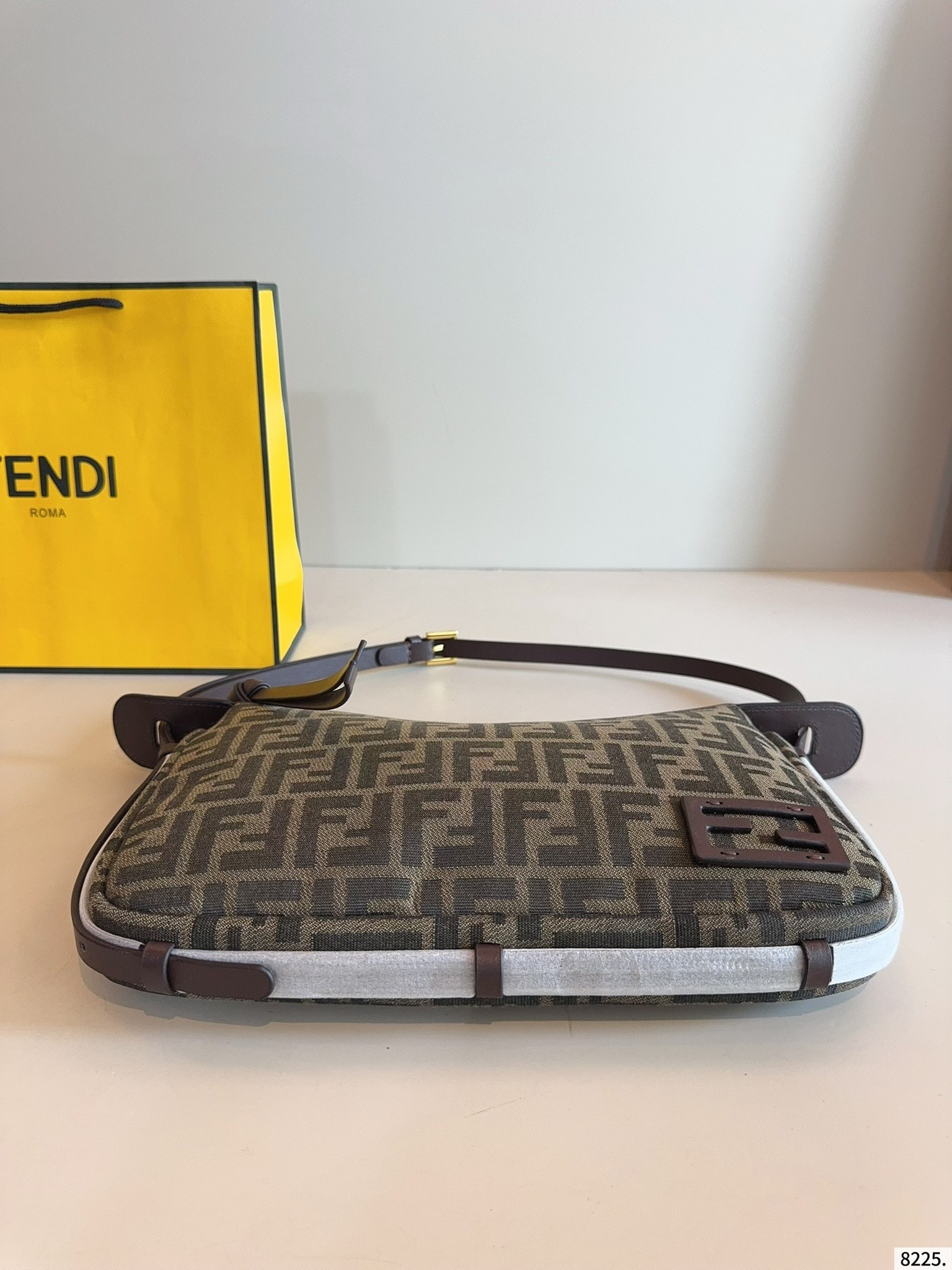 【FENDI旗艦店】フェンディ 大人気アイテムバッグ ショルダーバッグ-BRAND OFF