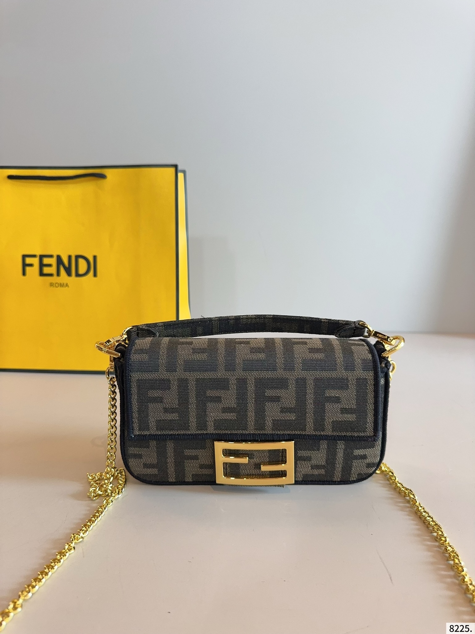 【FENDI公式旗艦店】フェンディ BAGUETTE クロスボディバッグ-BRAND OFF