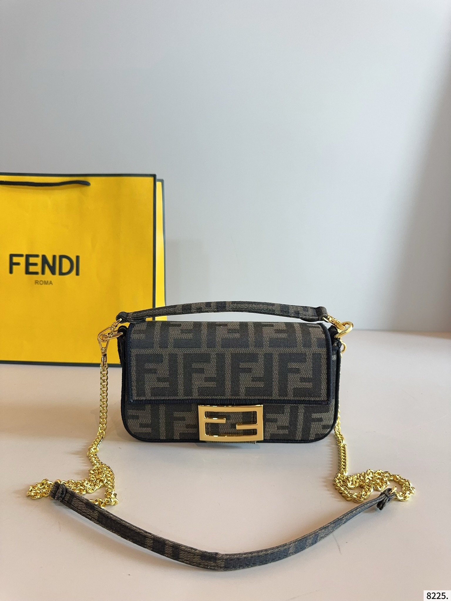 【FENDI公式旗艦店】フェンディ BAGUETTE クロスボディバッグ-BRAND OFF