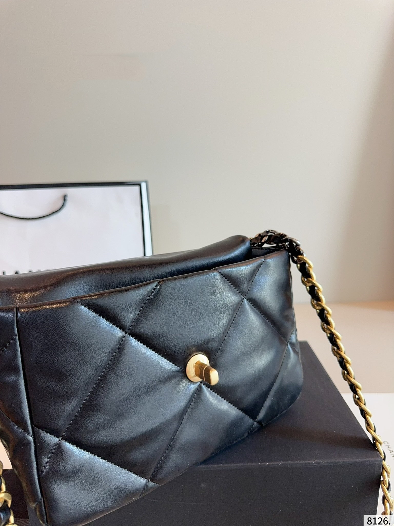 【CHANEL公式旗艦店】シャネル 19bag チェーンバッグ 4色-BRAND OFF