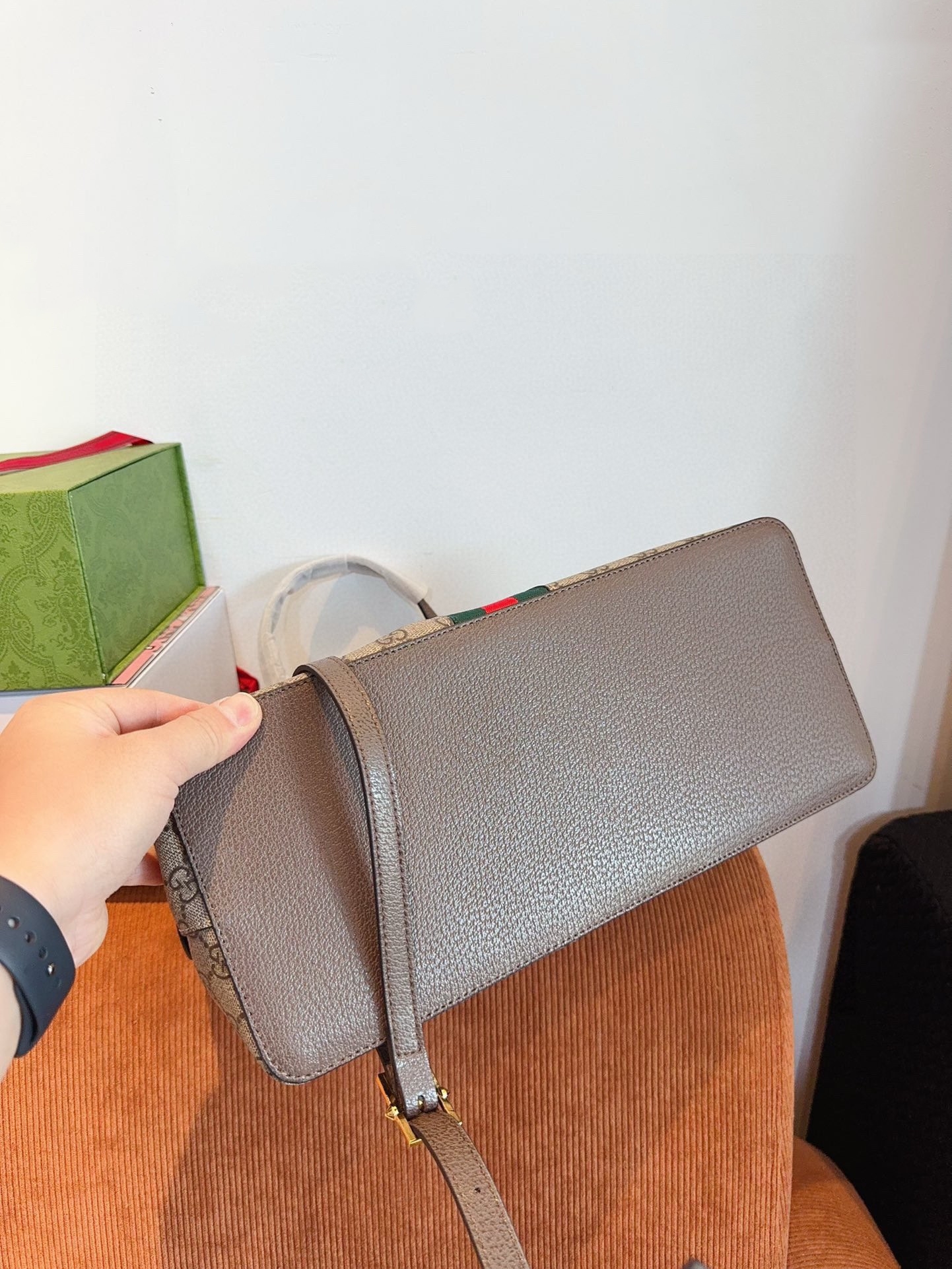 【GUCCI旗艦店】グッチ シェルバッグ ハンドバッグ★大人気-BRAND OFF