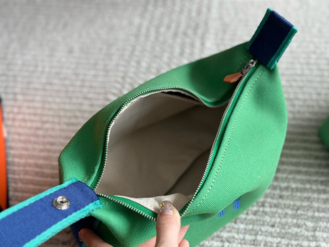【HERMES公式旗艦店】エルメス トイレタリーバッグ 9色-BRAND OFF