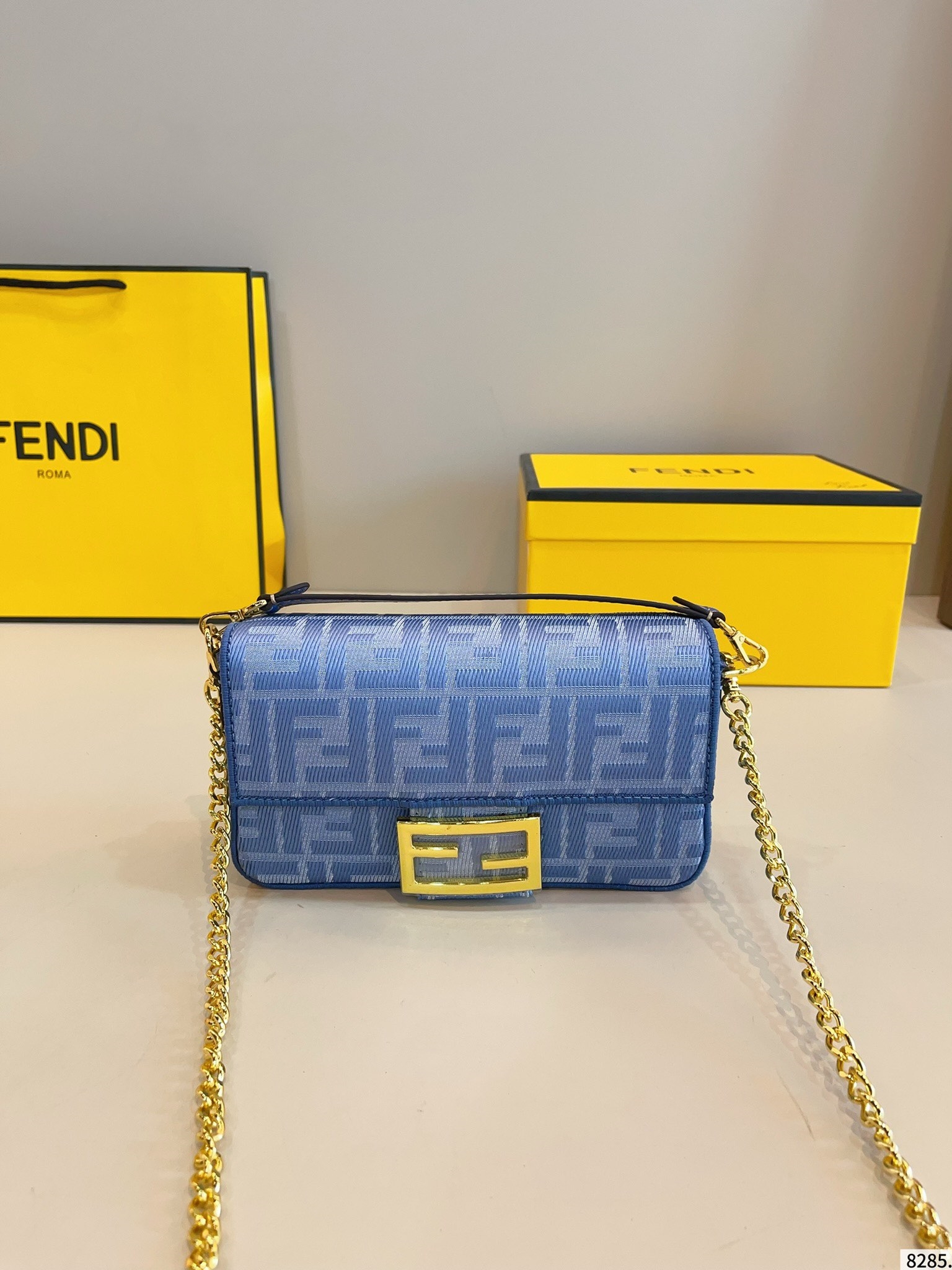【FENDI旗艦店】フェンディ BAGUETTE ショルダーバッグ-BRAND OFF