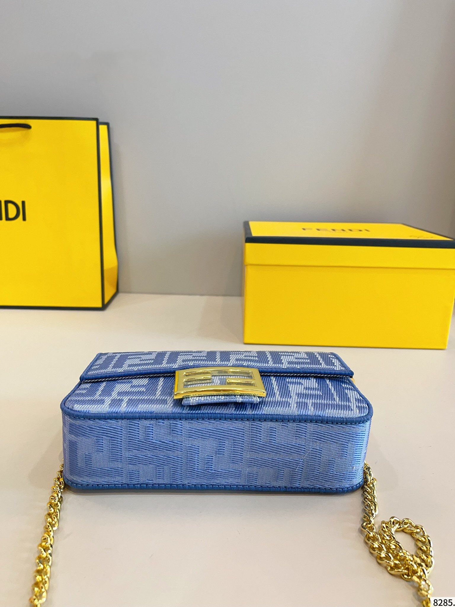 【FENDI旗艦店】フェンディ BAGUETTE ショルダーバッグ-BRAND OFF