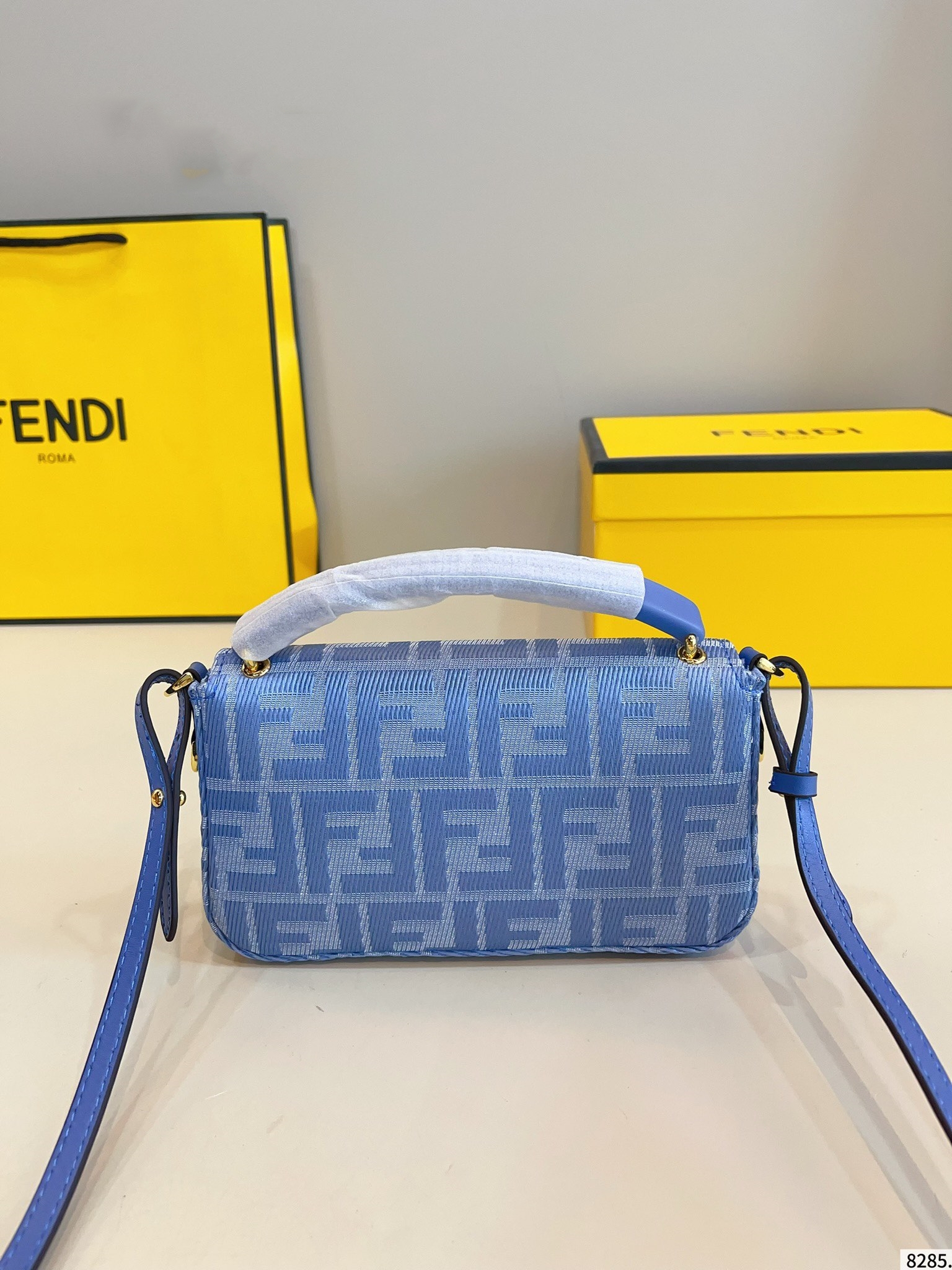 【FENDI旗艦店】フェンディ BAGUETTE ショルダーバッグ-BRAND OFF