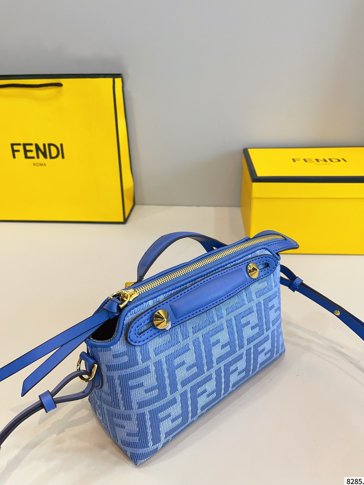 【FENDI公式旗艦店】フェンディ By The Way ショルダーバッグ-BRAND OFF