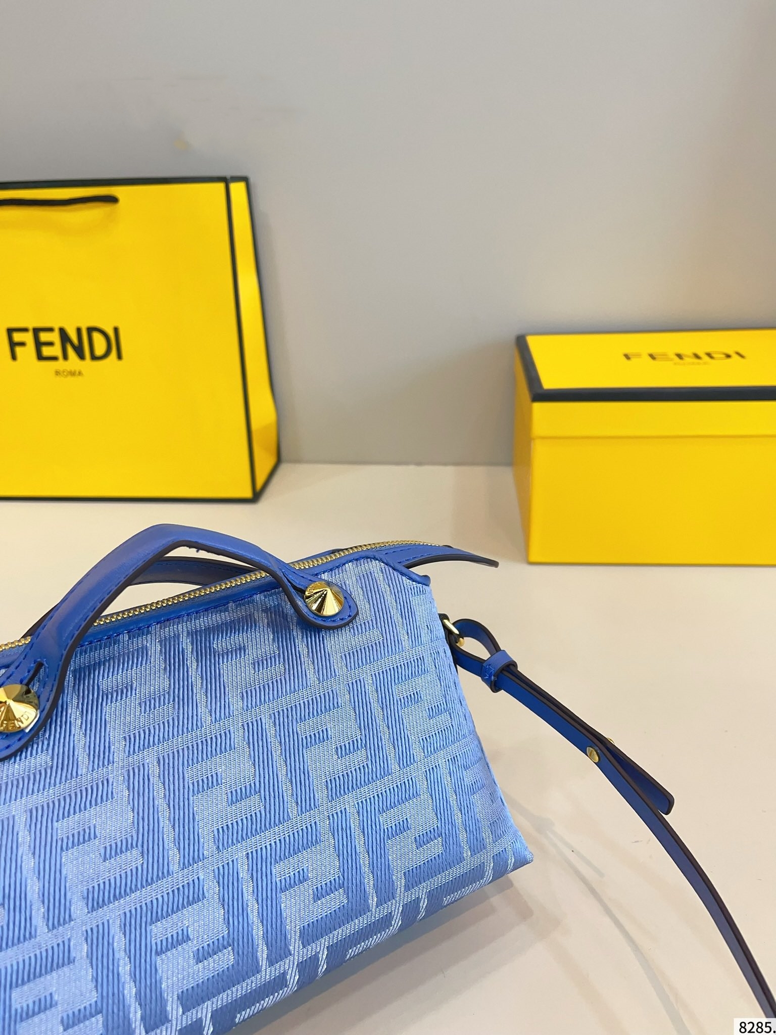 【FENDI公式旗艦店】フェンディ By The Way ショルダーバッグ-BRAND OFF