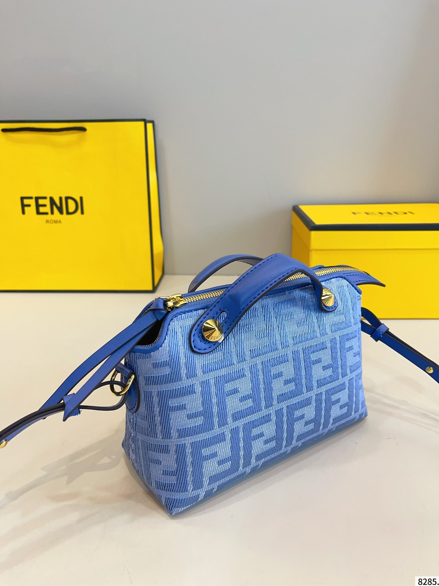 【FENDI公式旗艦店】フェンディ By The Way ショルダーバッグ-BRAND OFF