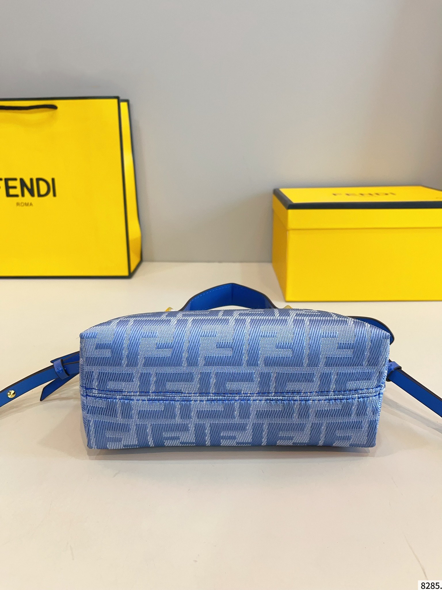 【FENDI公式旗艦店】フェンディ By The Way ショルダーバッグ-BRAND OFF