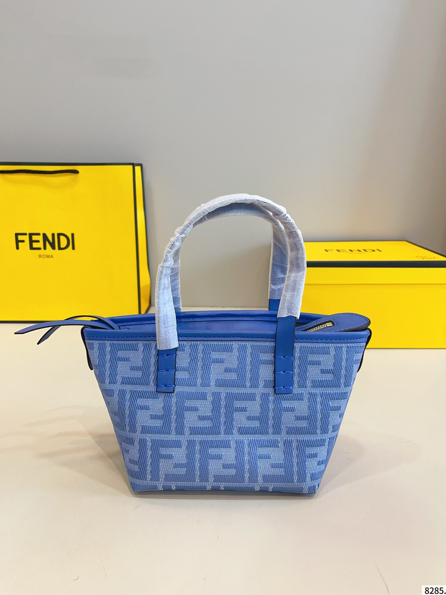 【FENDI公式旗艦店】フェンディ ROLL デニムのハンドバッグ-BRAND OFF