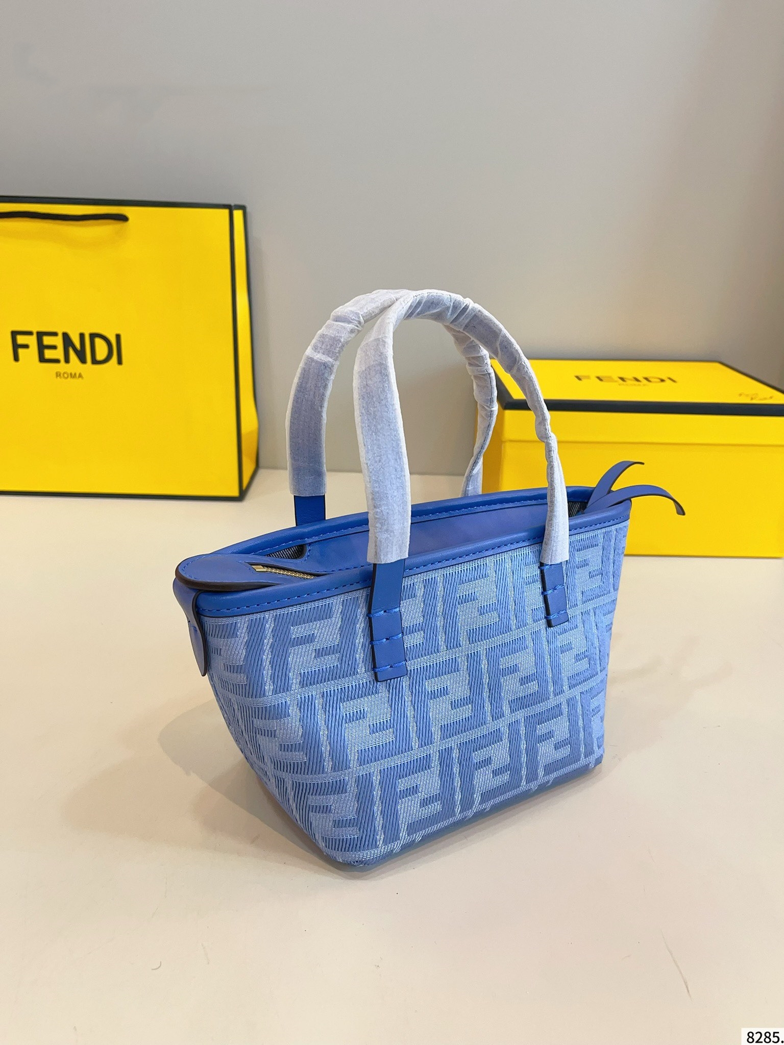 【FENDI公式旗艦店】フェンディ ROLL デニムのハンドバッグ-BRAND OFF