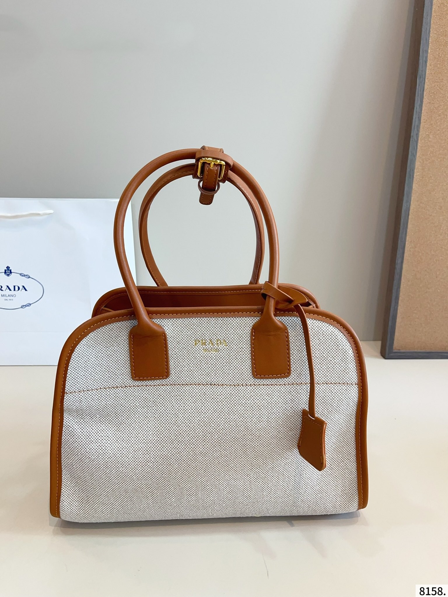 【PRADA旗艦店】プラダ ★大人気ズックハンドバッグ-BRAND OFF