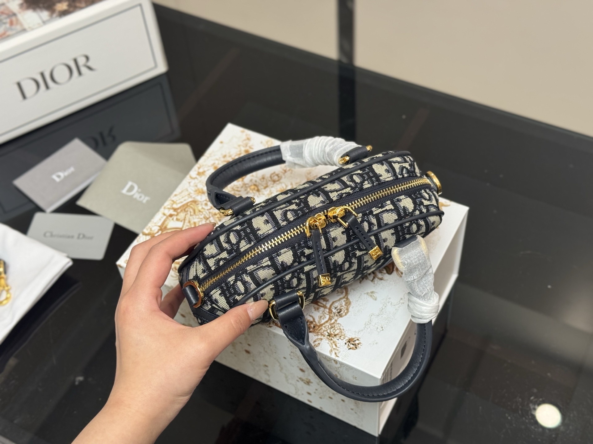 【DIOR公式旗艦店】ディオール MINI vibe ショルダーバッグ-BRAND OFF