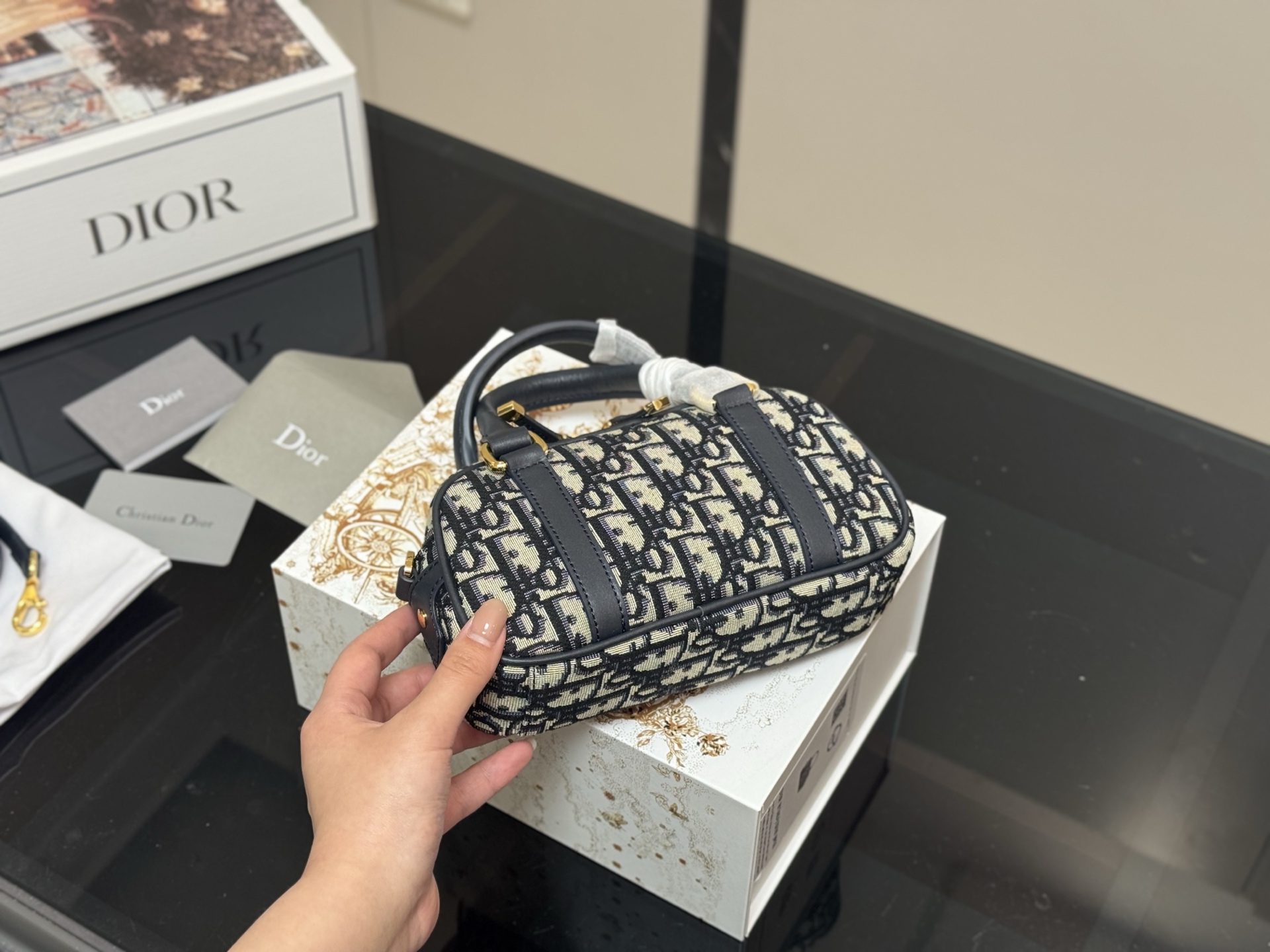 【DIOR公式旗艦店】ディオール MINI vibe ショルダーバッグ-BRAND OFF