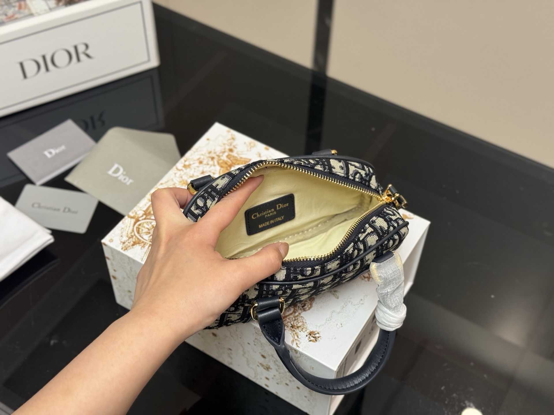 【DIOR公式旗艦店】ディオール MINI vibe ショルダーバッグ-BRAND OFF