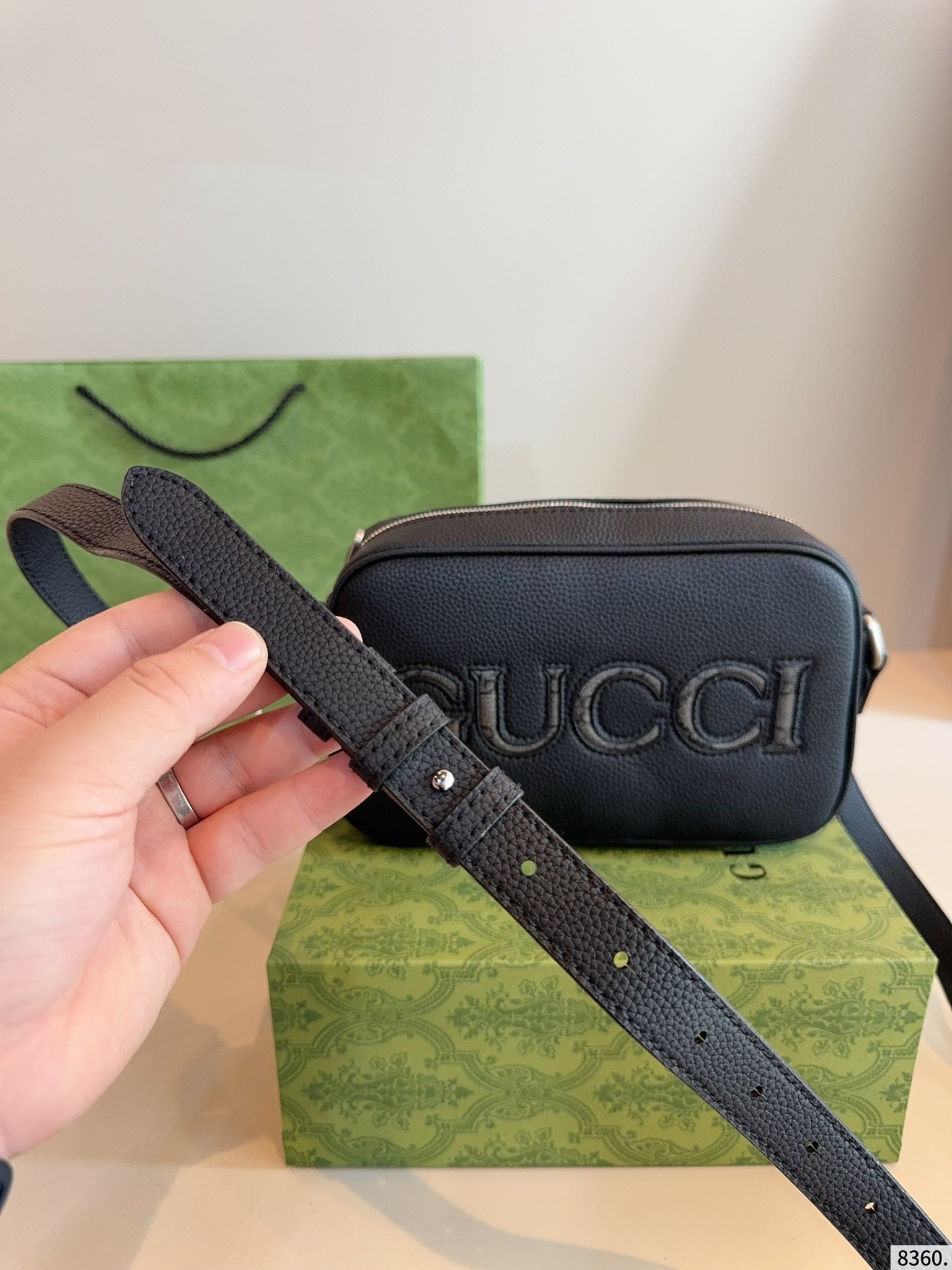 【GUCCI公式旗艦店】グッチ ★大人気 GG カメラバッグ-BRAND OFF