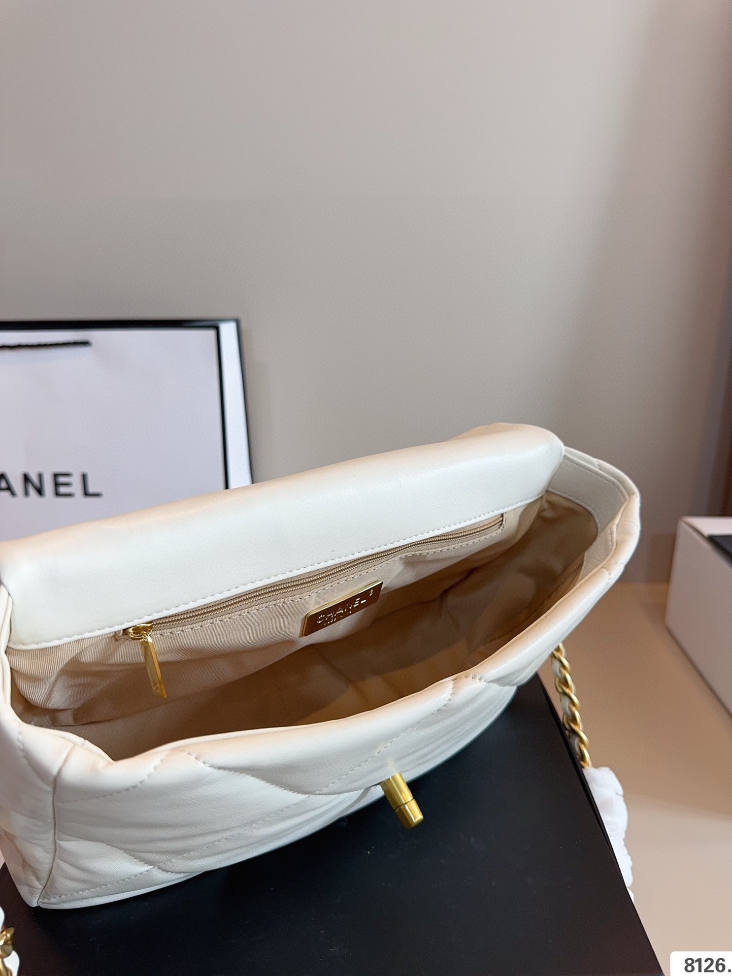 【CHANEL公式旗艦店】シャネル 19 bag チェーンバッグ-BRAND OFF
