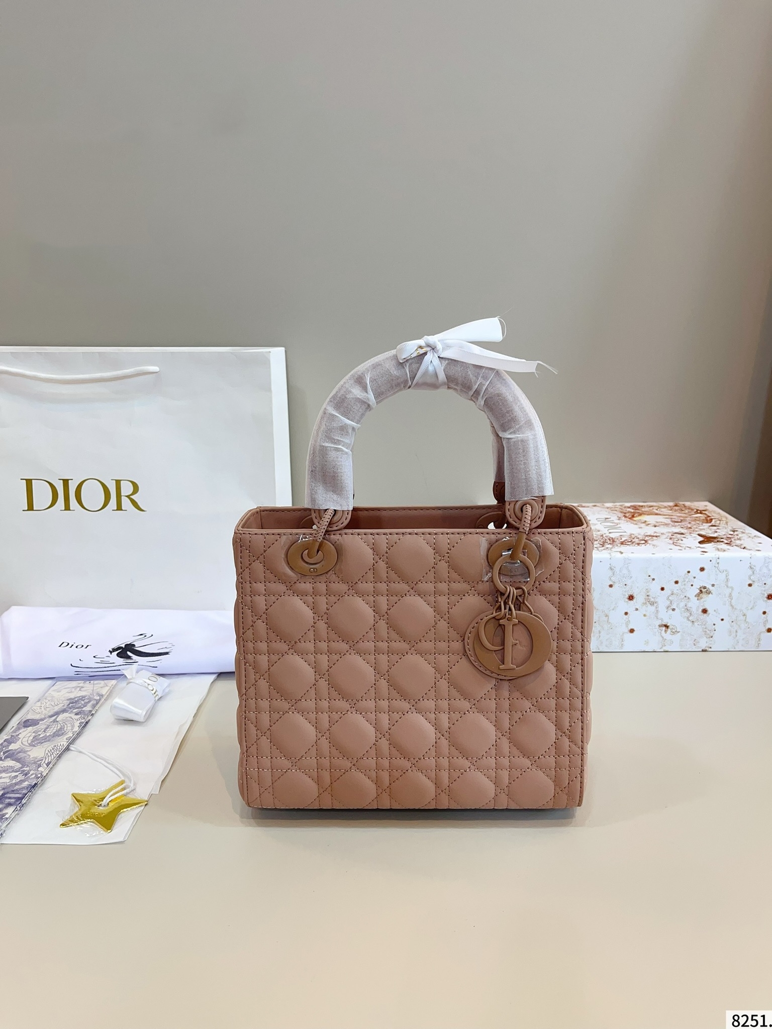 【DIOR旗艦店】ディオール Lady ハンドバッグ 23*12*20cm-BRAND OFF