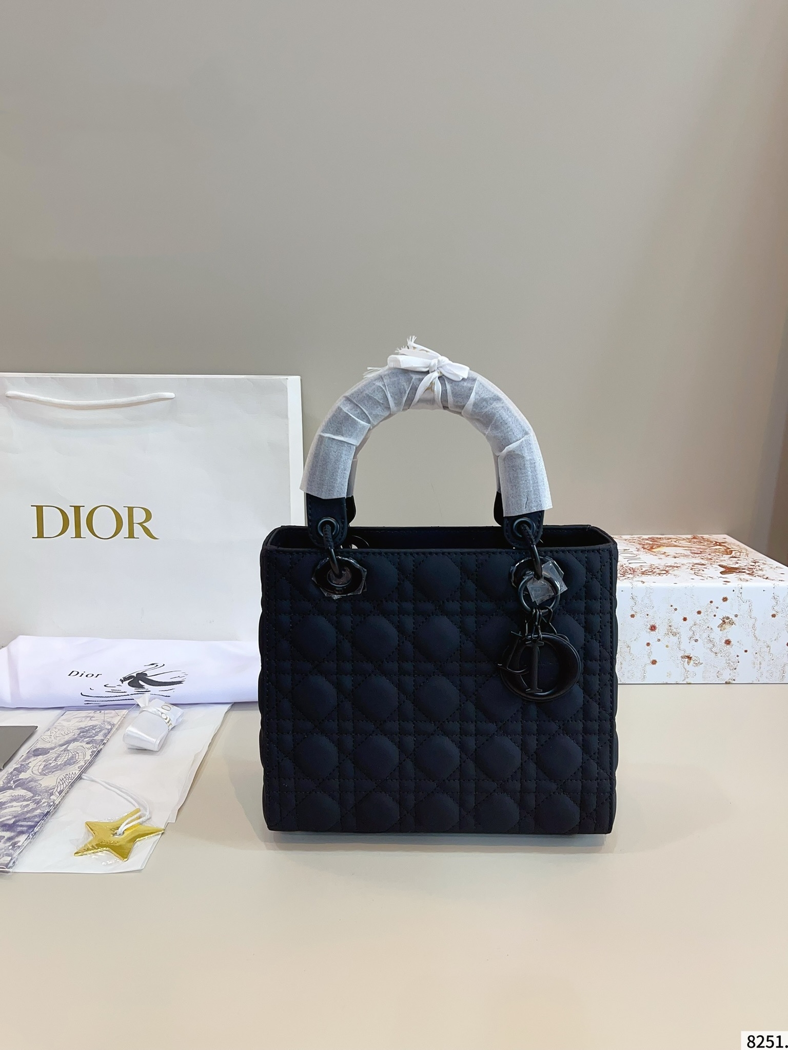 【DIOR旗艦店】ディオール Lady ハンドバッグ 23*12*20cm-BRAND OFF