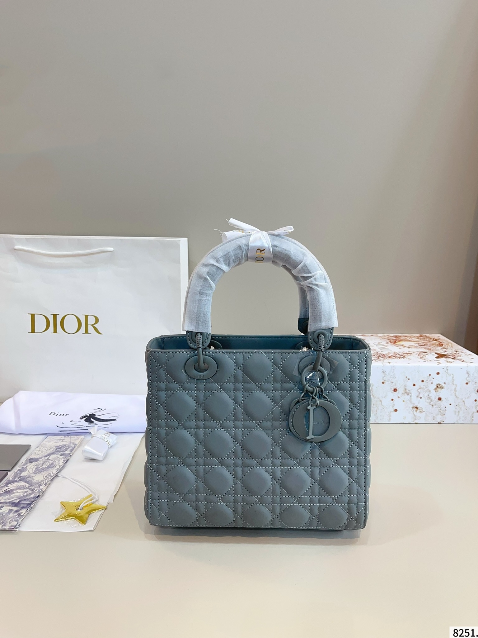 【DIOR旗艦店】ディオール Lady ハンドバッグ 23*12*20cm-BRAND OFF